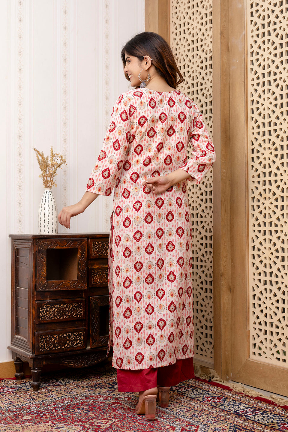 Women's Maroon and Off White Printed Straight Kurta - Taantav