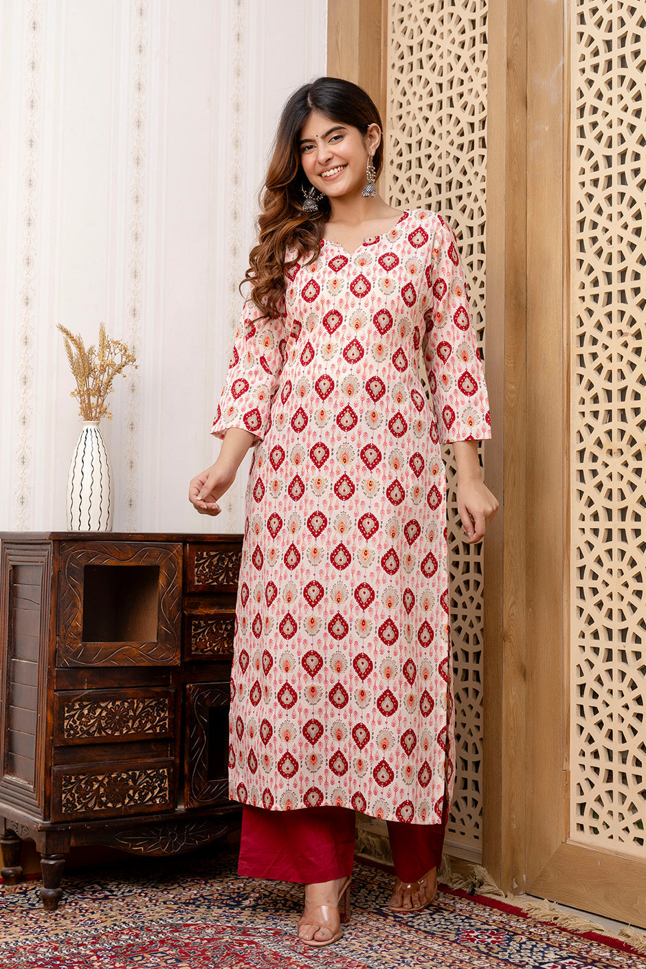 Women's Maroon and Off White Printed Straight Kurta - Taantav