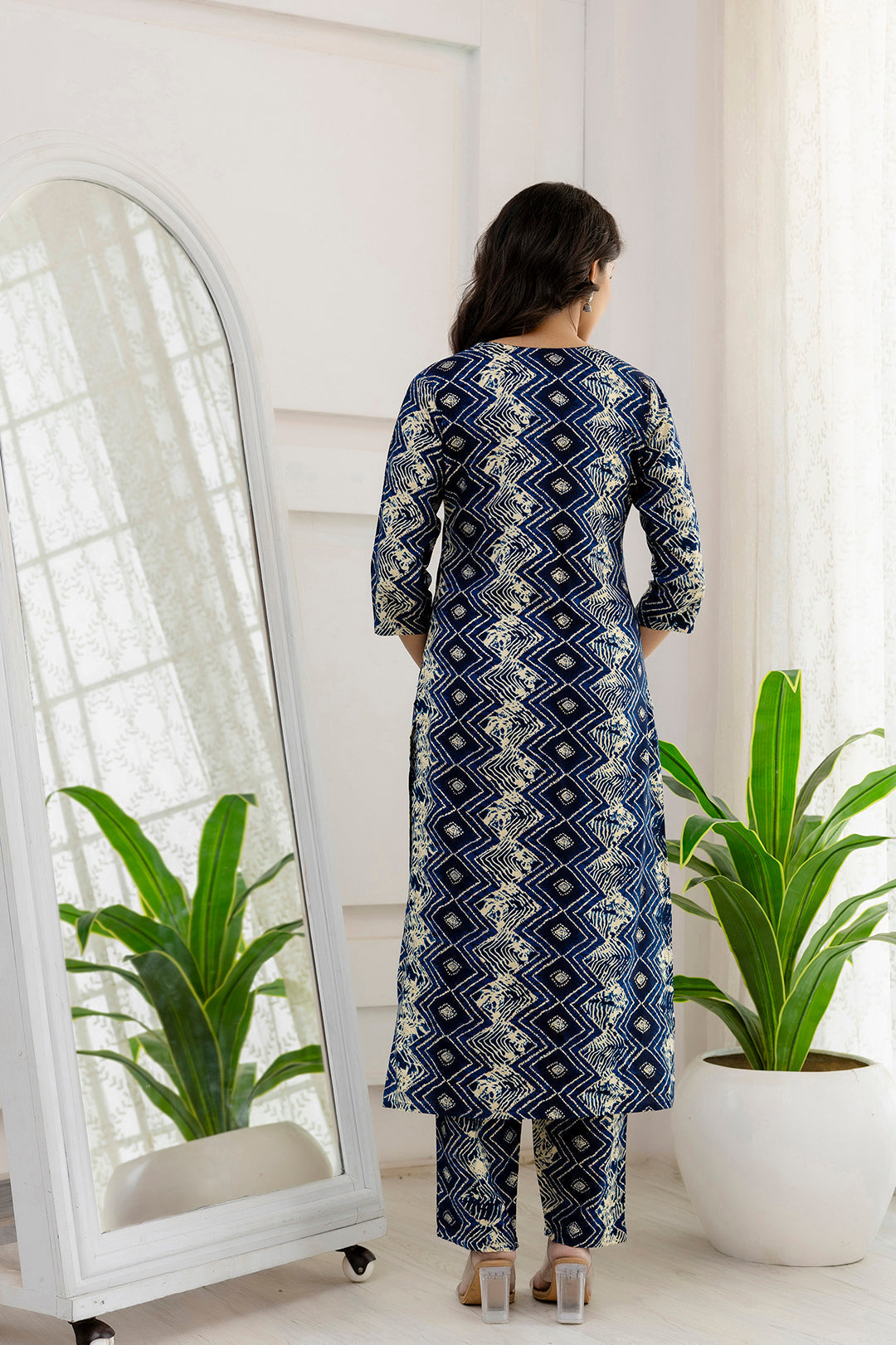 Women's Blue Printed Straight Kurta And Trouser - Taantav