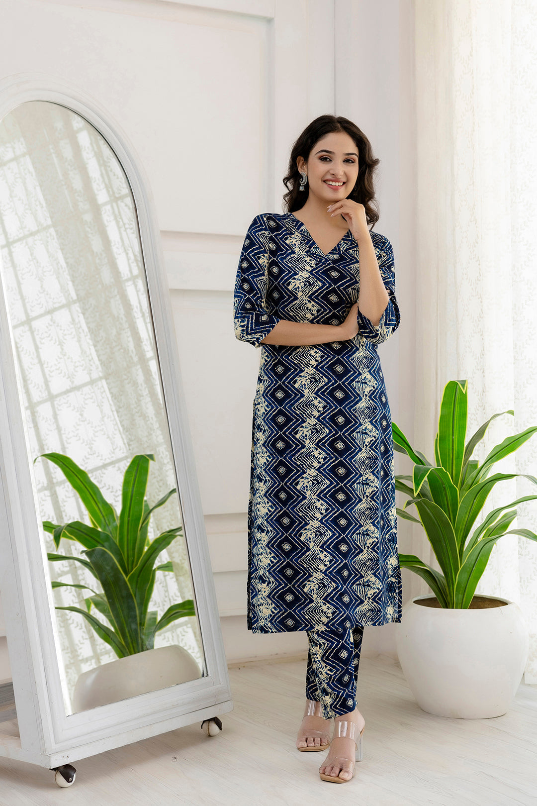 Women's Blue Printed Straight Kurta And Trouser - Taantav