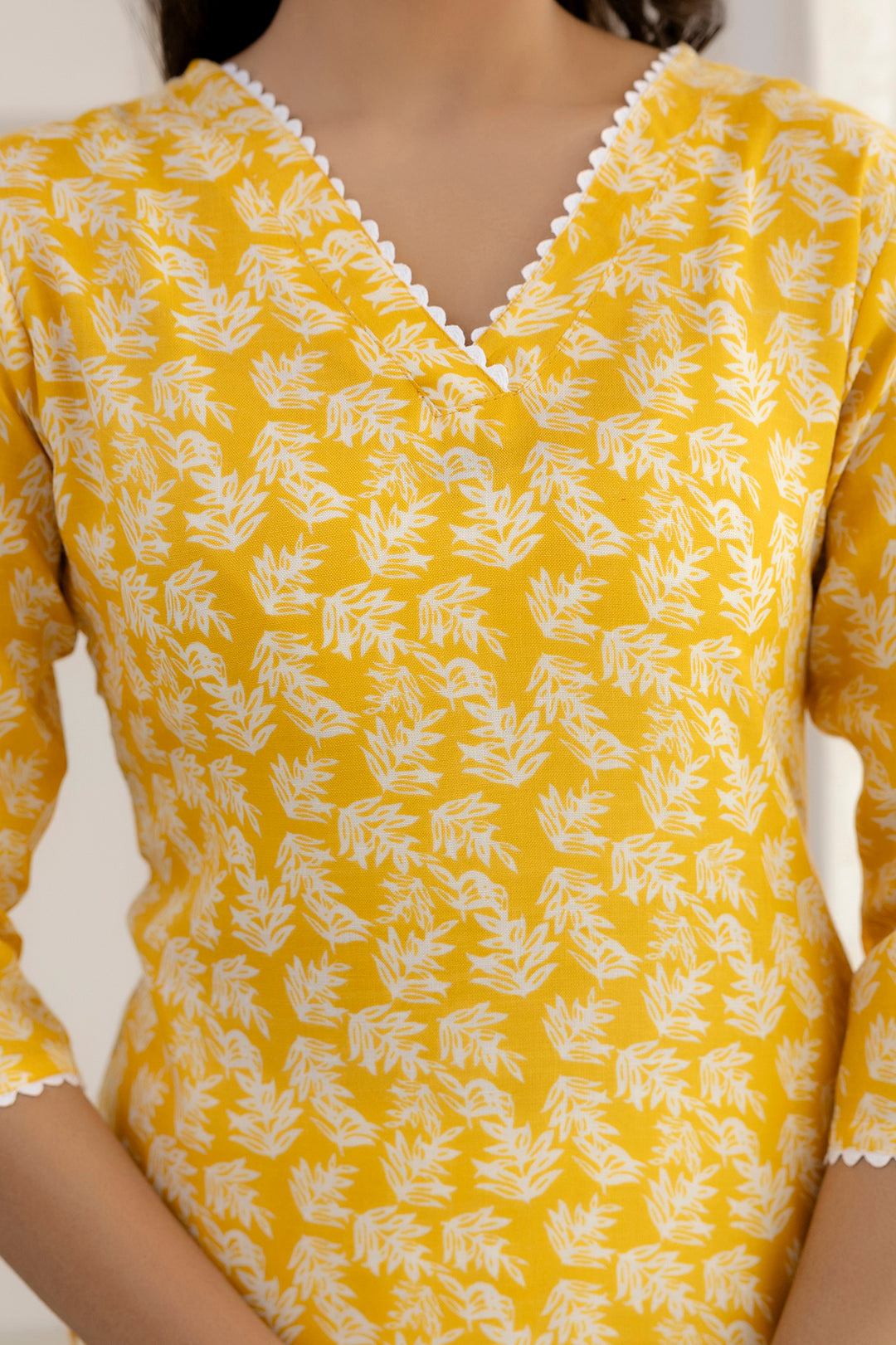 Women's Yellow Printed Straight Kurta with Three Quarter Sleeves - Taantav