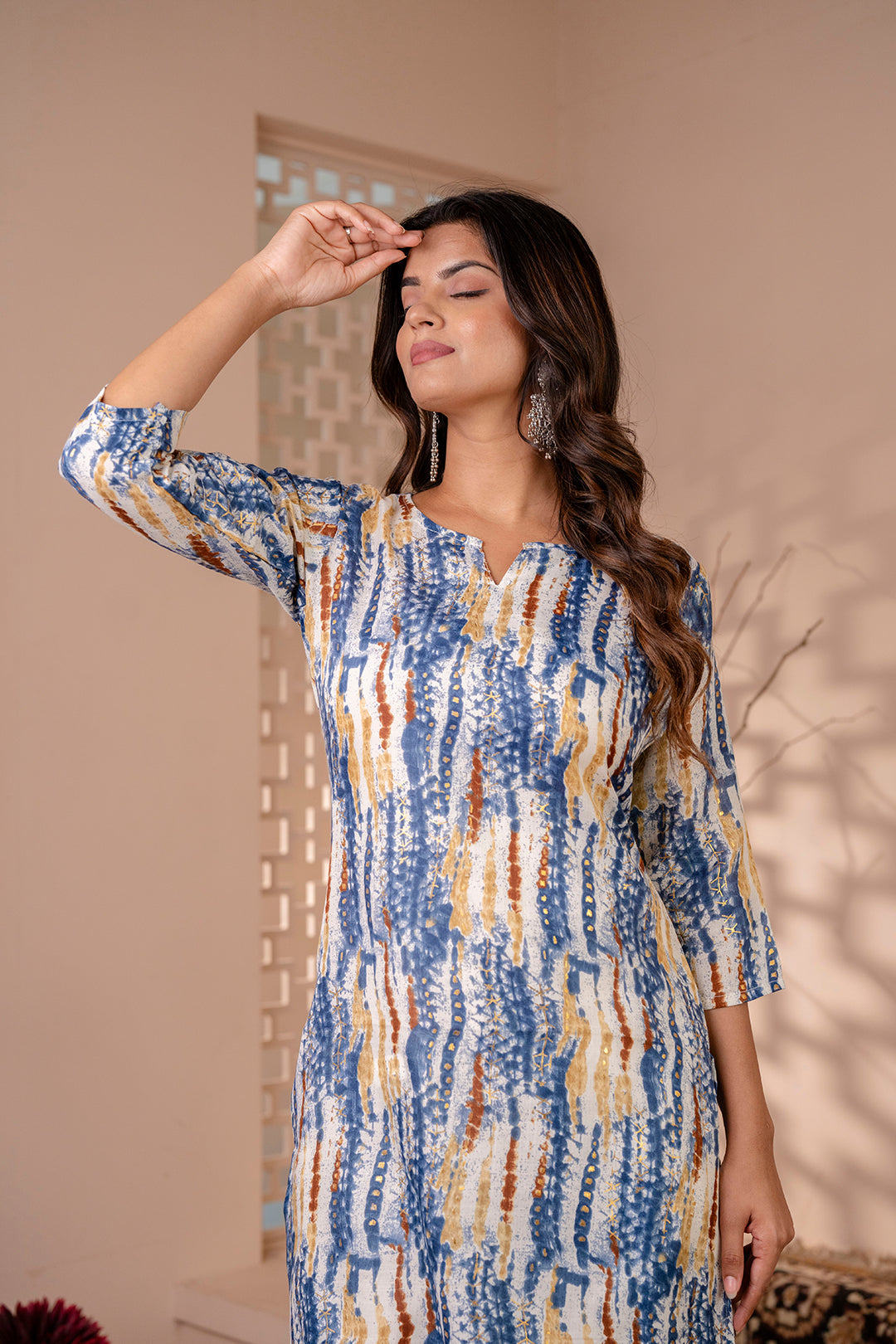 Women's Blue Printed Straight Kurta with Three Quarter Sleeves - Taantav