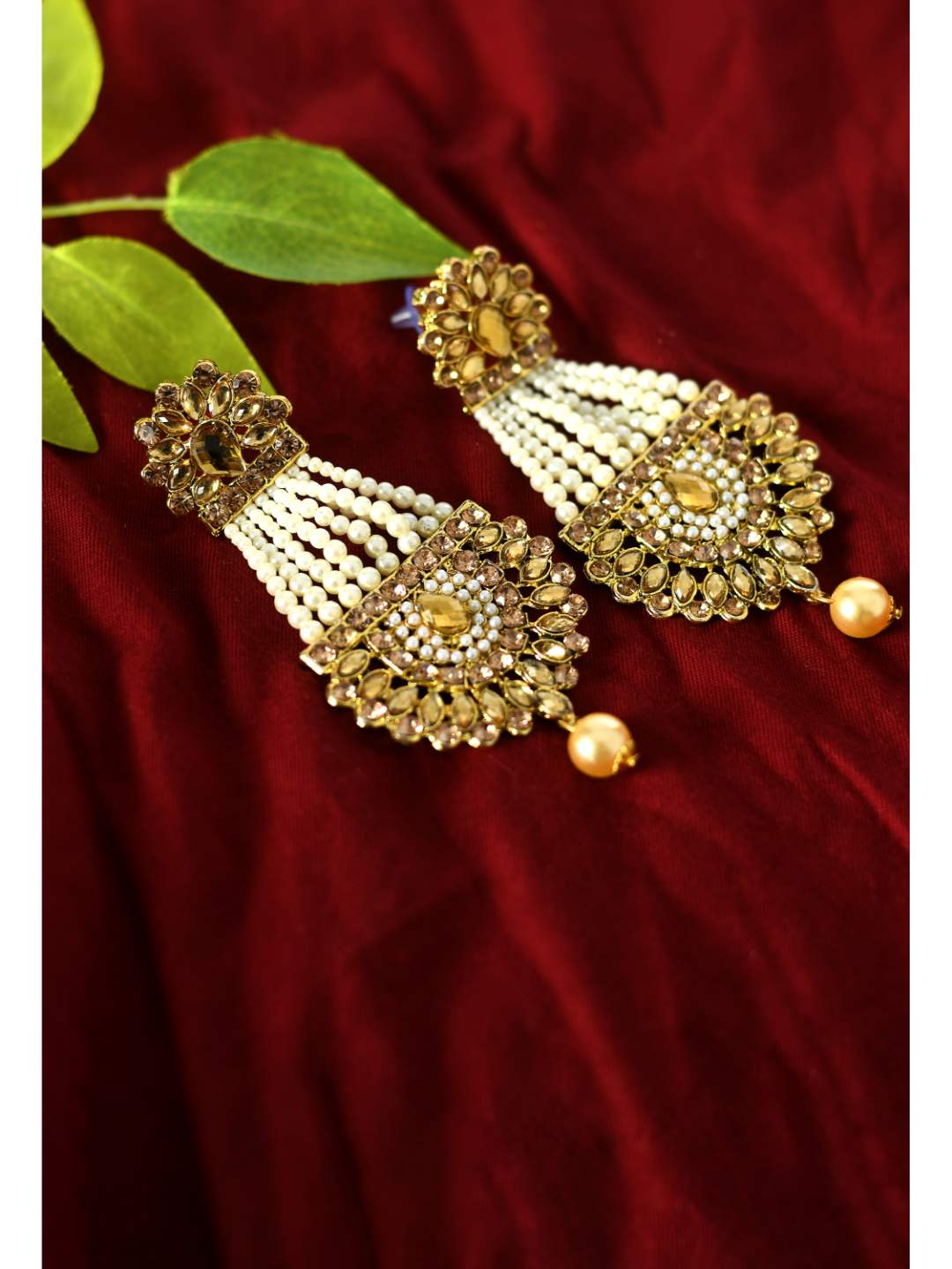 Trendia High Quality Earrings with Kundan & Pearls