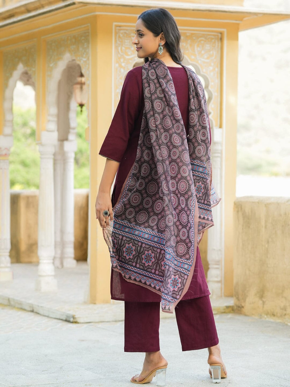 Color_Maroon