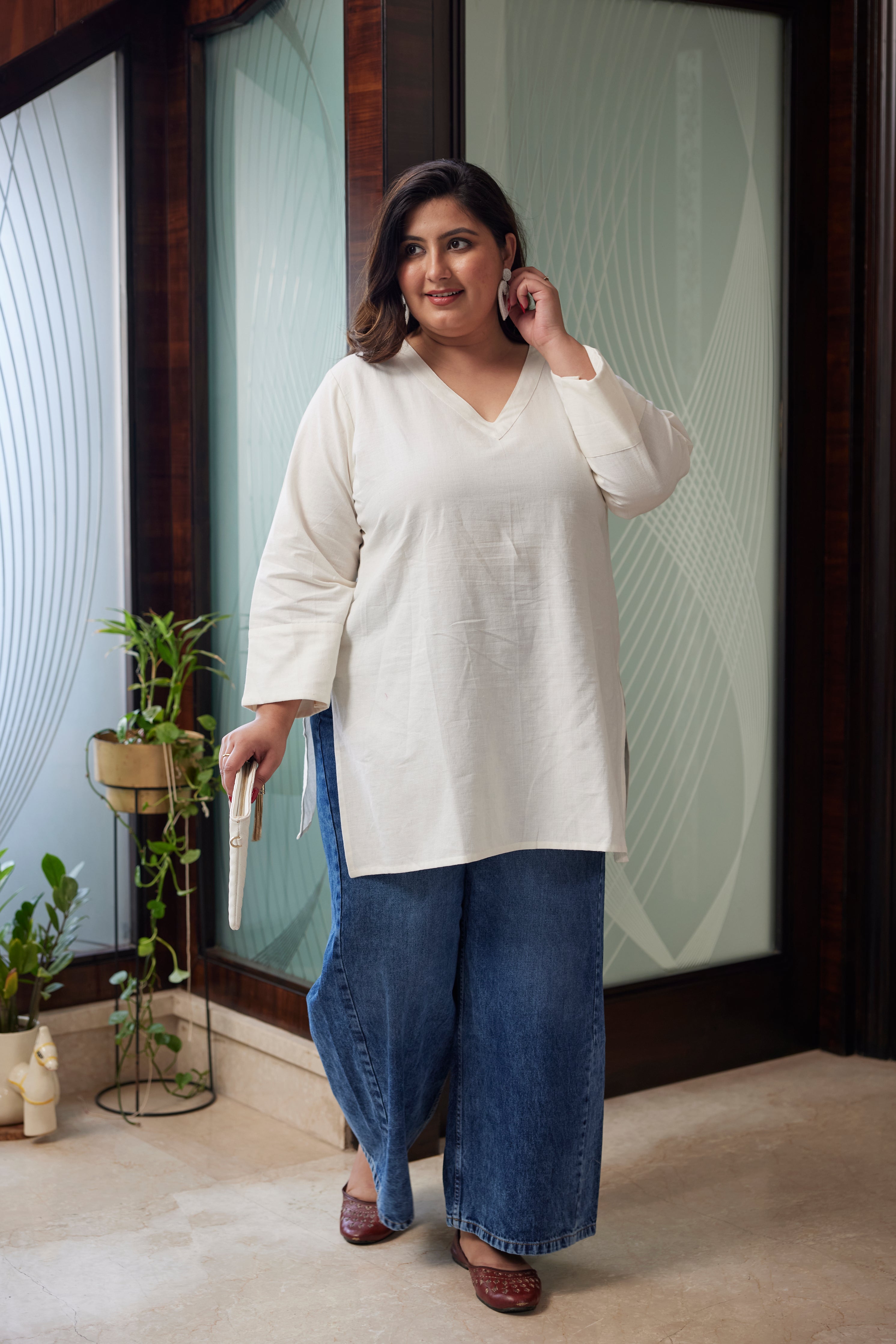 Women's Off-White Linen Short Top - Nangalia Ruchira