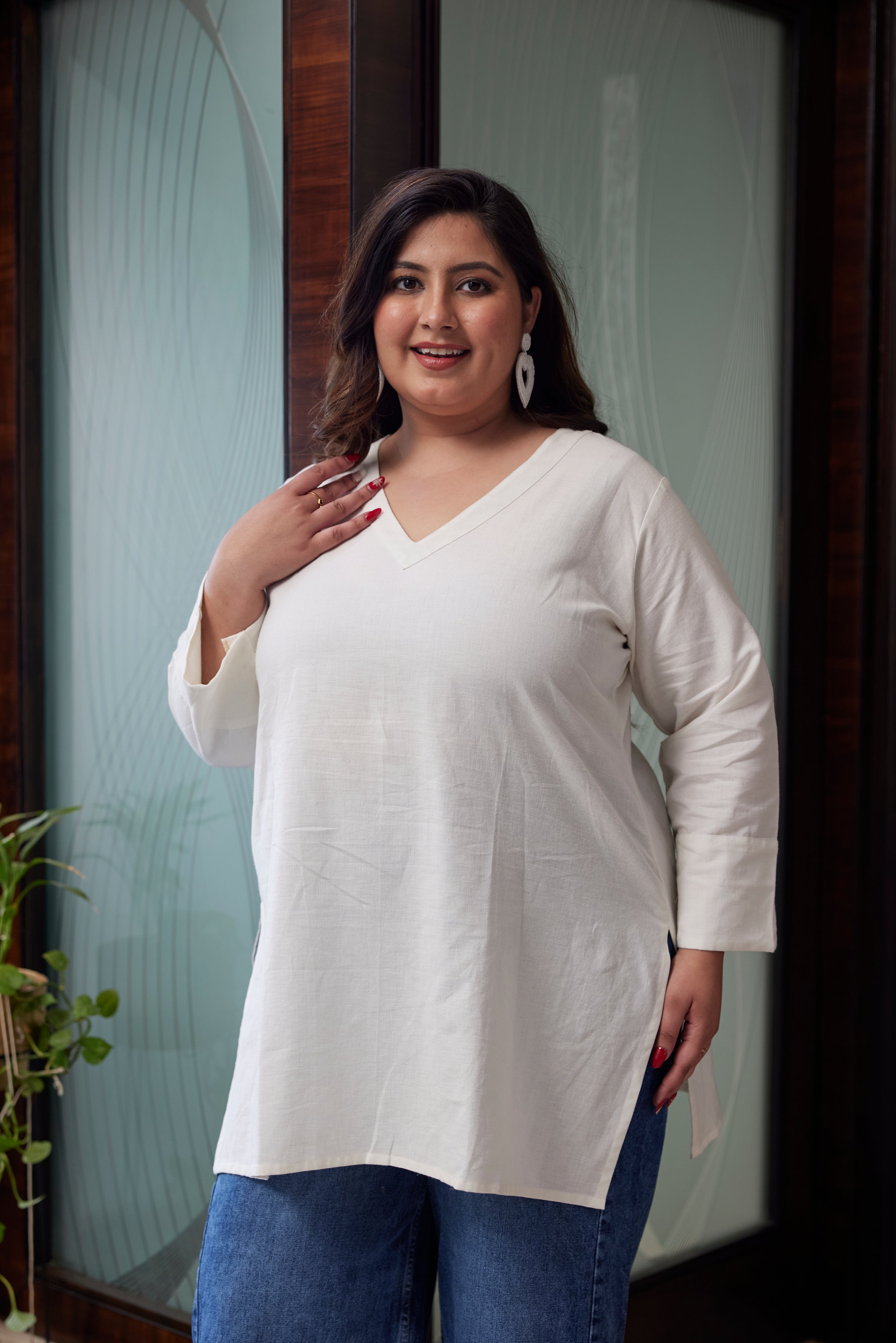 Women's Off-White Linen Short Top - Nangalia Ruchira