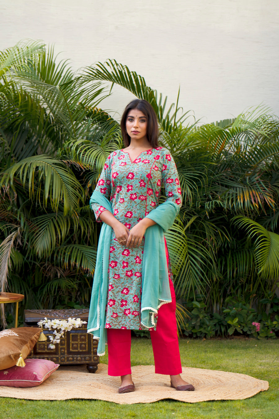 Women's Green Red Floral Kurta Set - Nangalia Ruchira