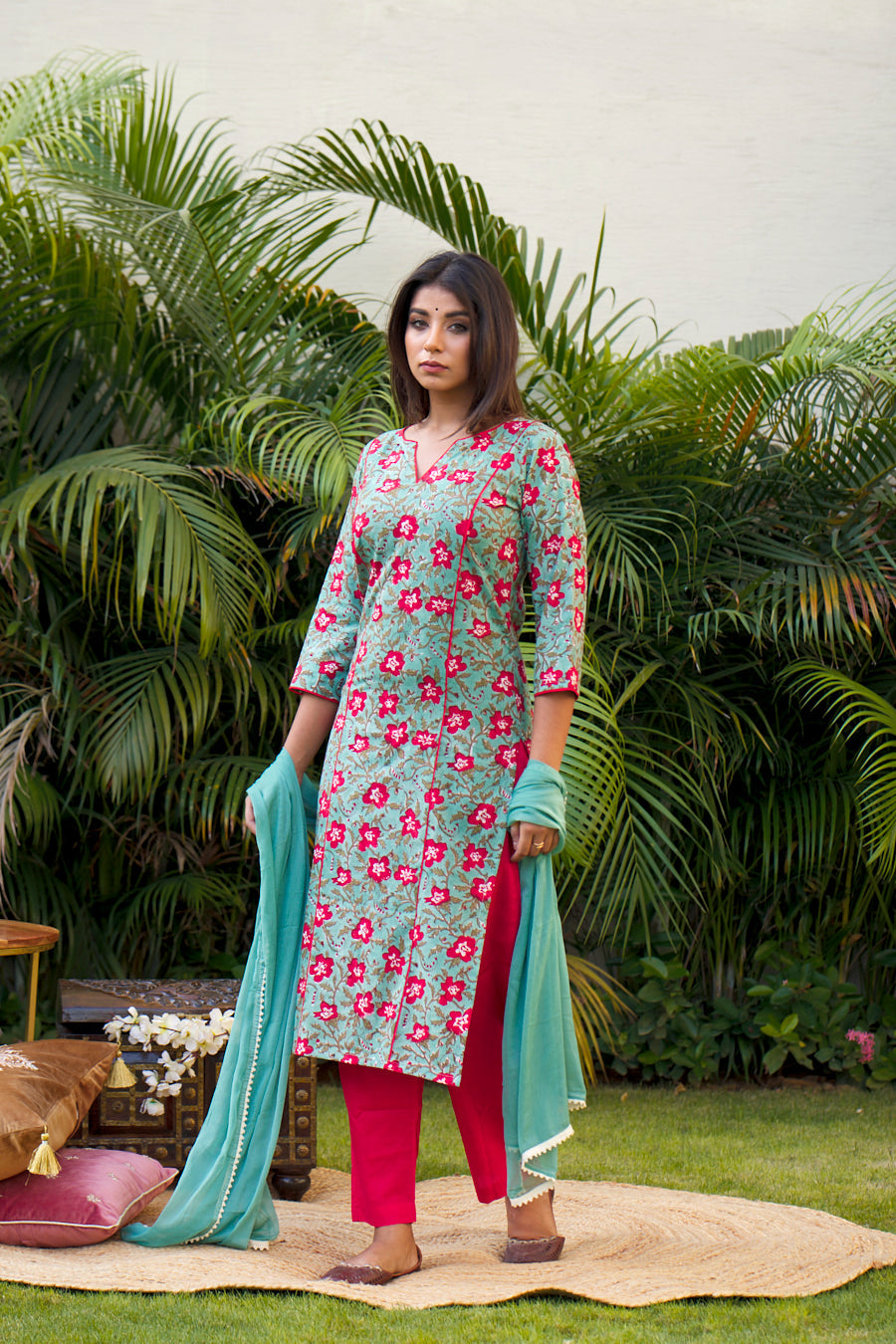 Women's Green Red Floral Kurta Set - Nangalia Ruchira