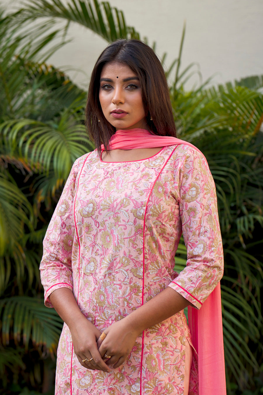 Women's Peach Floral Kurta Dupatta Set - (Set Of 3) - Nangalia Ruchira
