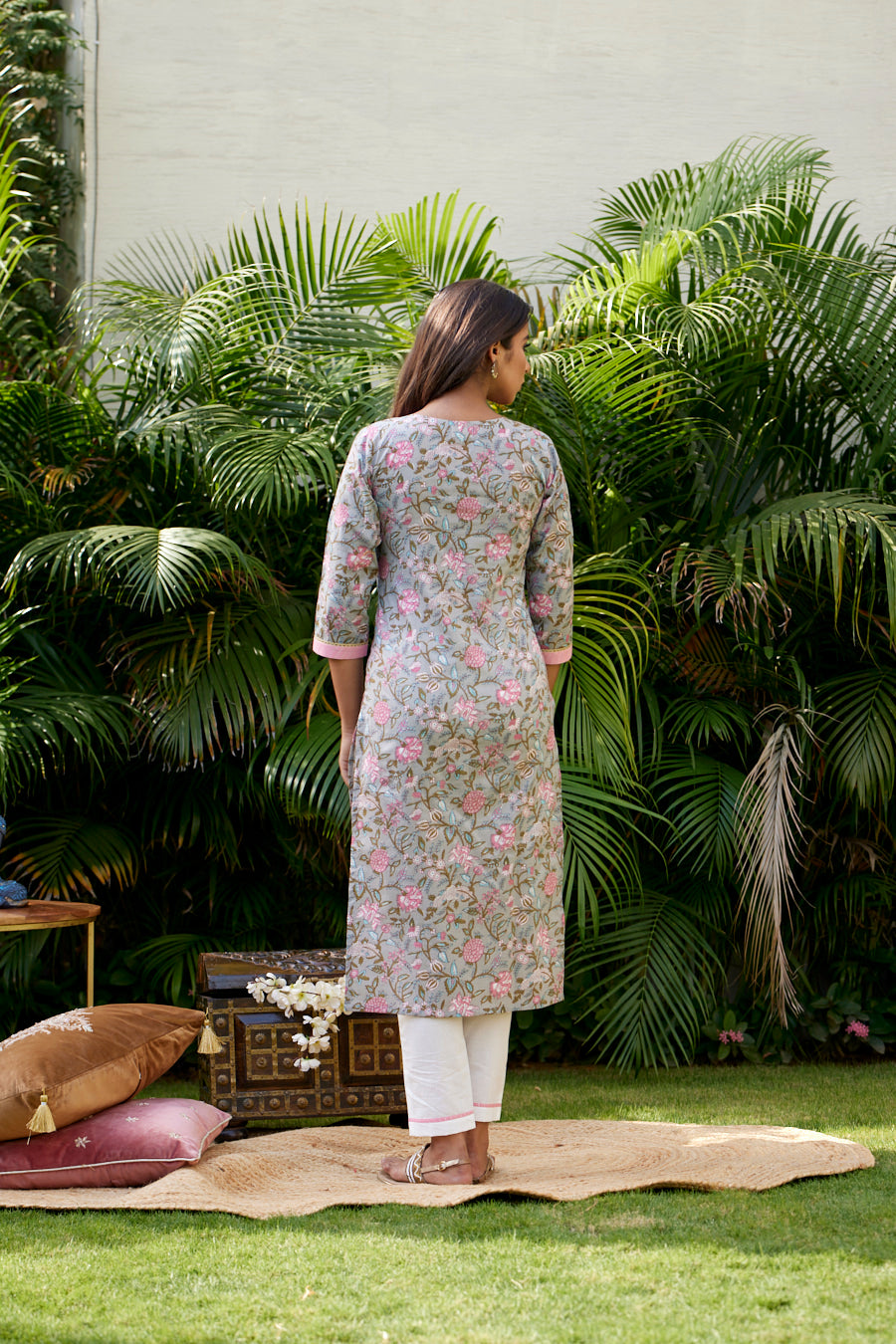 Women's Pink Grey Floral V- Neck Cotton Kurta Pant Set - (Set Of 2) - Nangalia Ruchira