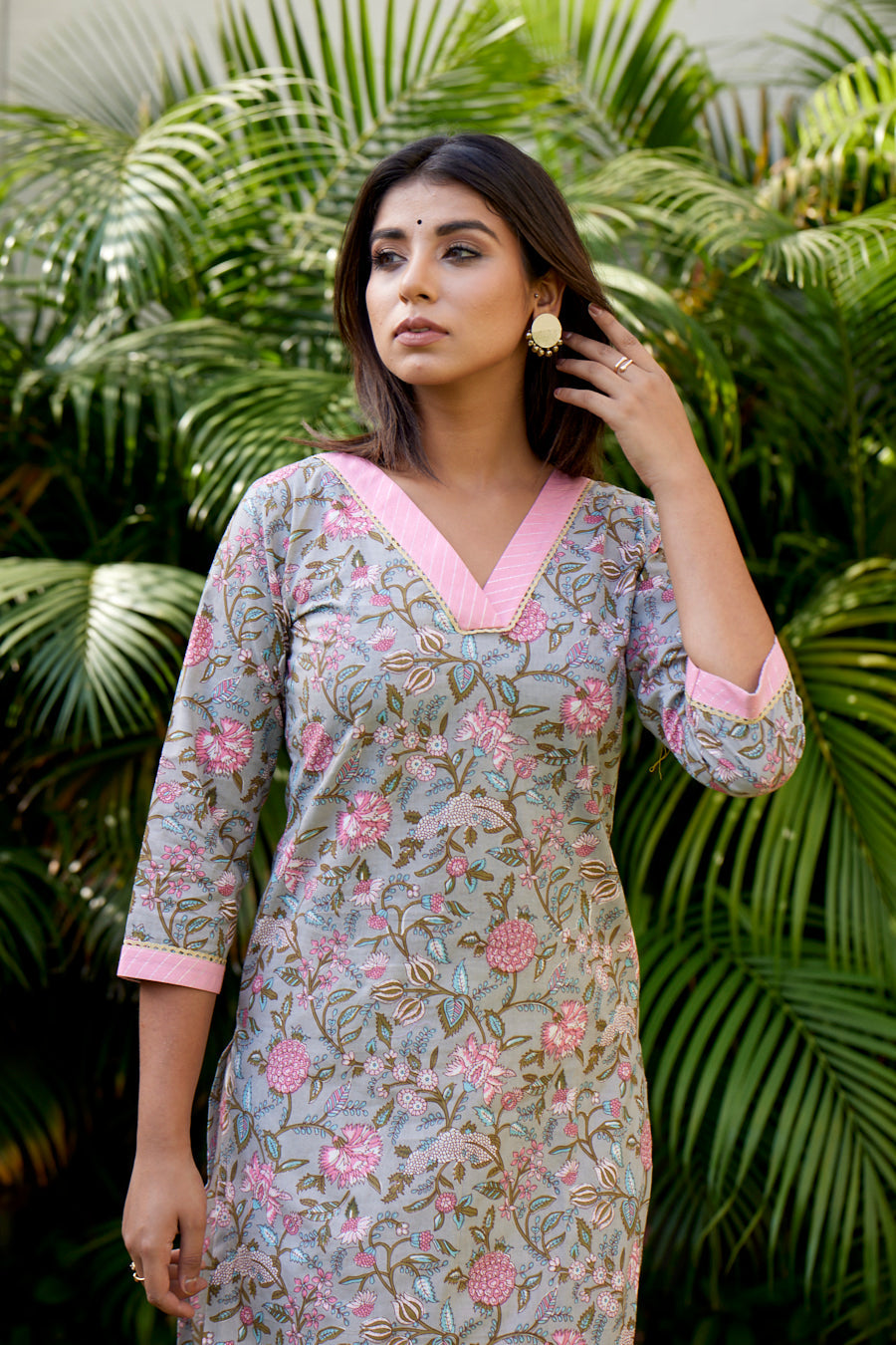 Women's Pink Grey Floral V- Neck Cotton Kurta Pant Set - (Set Of 2) - Nangalia Ruchira