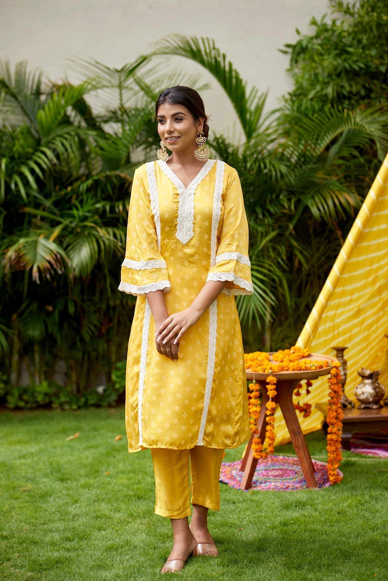 Women's Yellow White Border Heavy Kurta - (Set Of 2) - Nangalia Ruchira