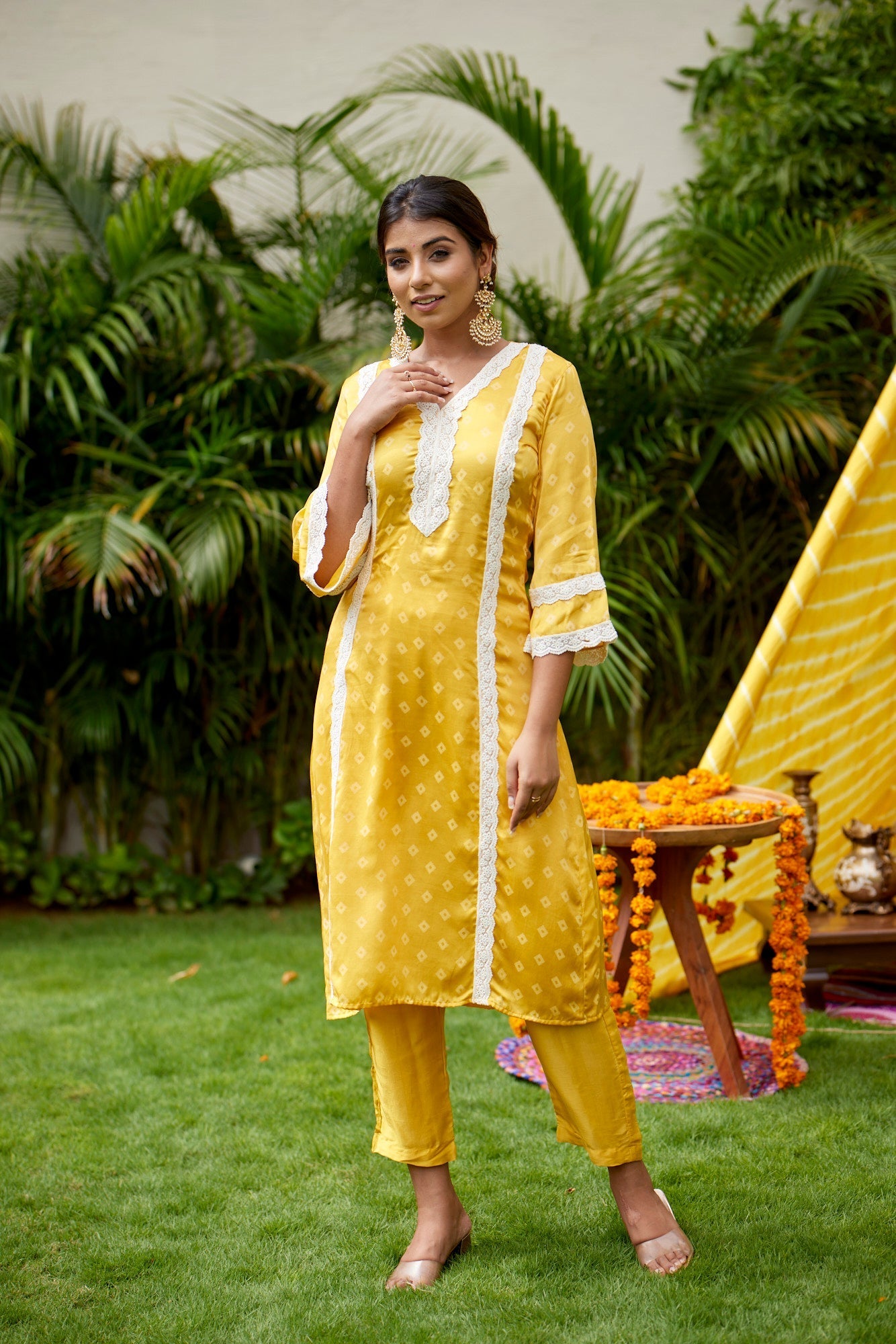 Women's Yellow White Border Heavy Kurta - (Set Of 2) - Nangalia Ruchira