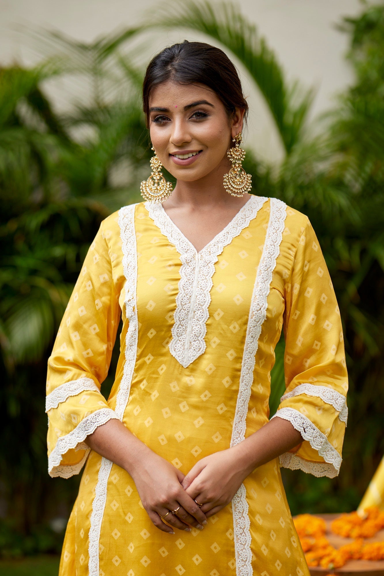 Women's Yellow White Border Heavy Kurta - (Set Of 2) - Nangalia Ruchira
