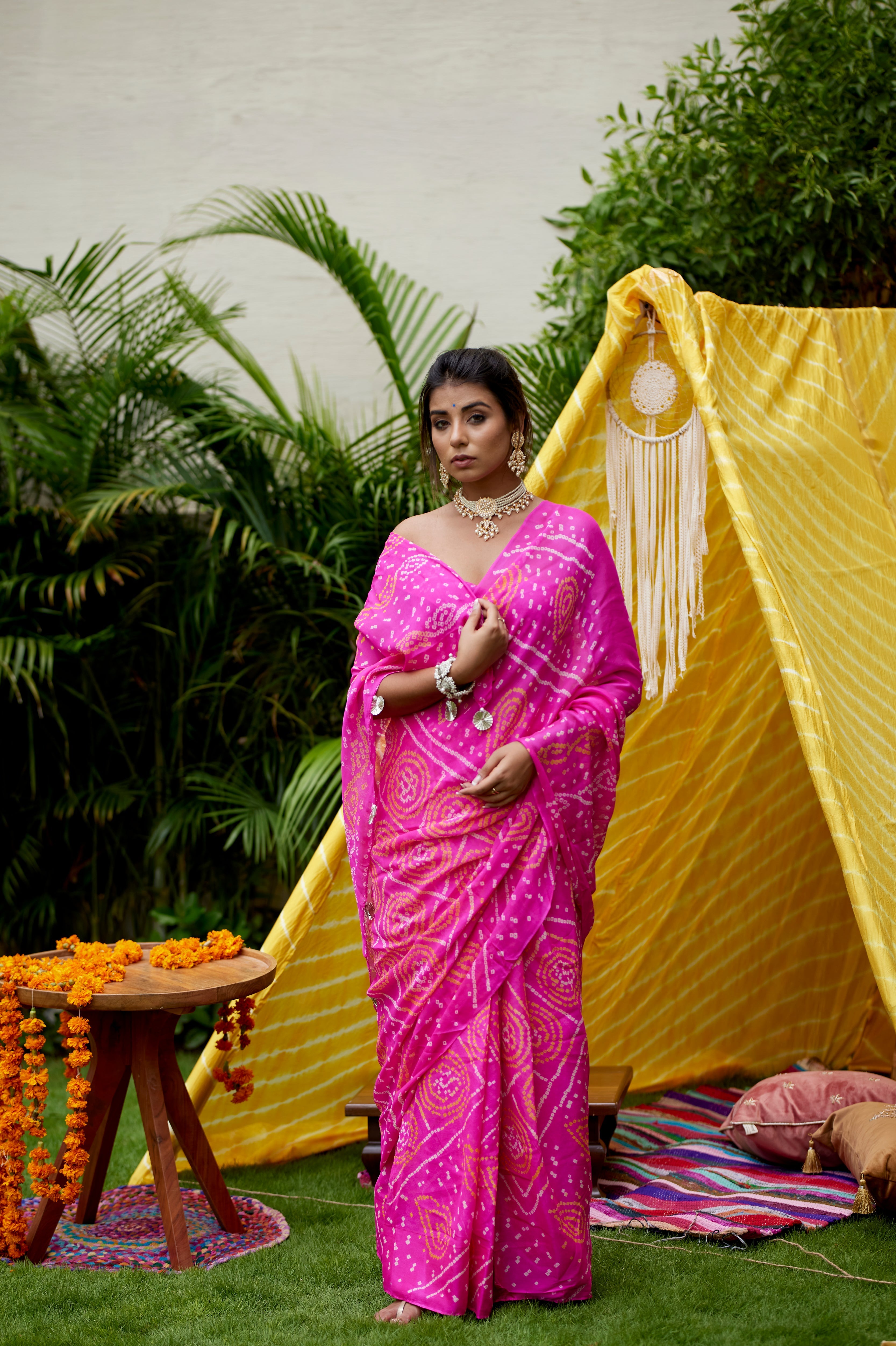 Women's Hot Pink Bhandhani Saree - Nangalia Ruchira