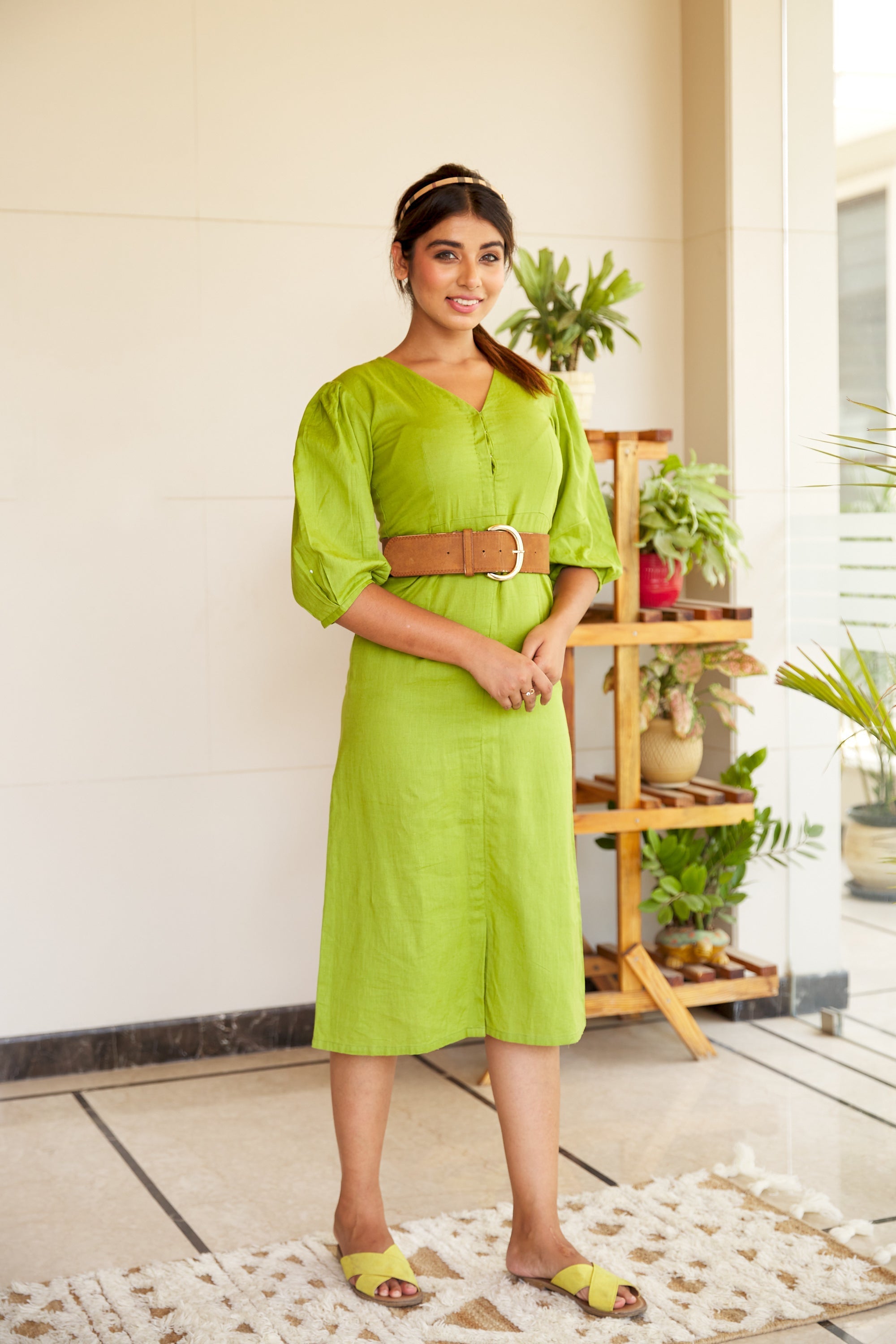 Women's Green Solid Linen V Neck Sheath Dress - Nangalia Ruchira