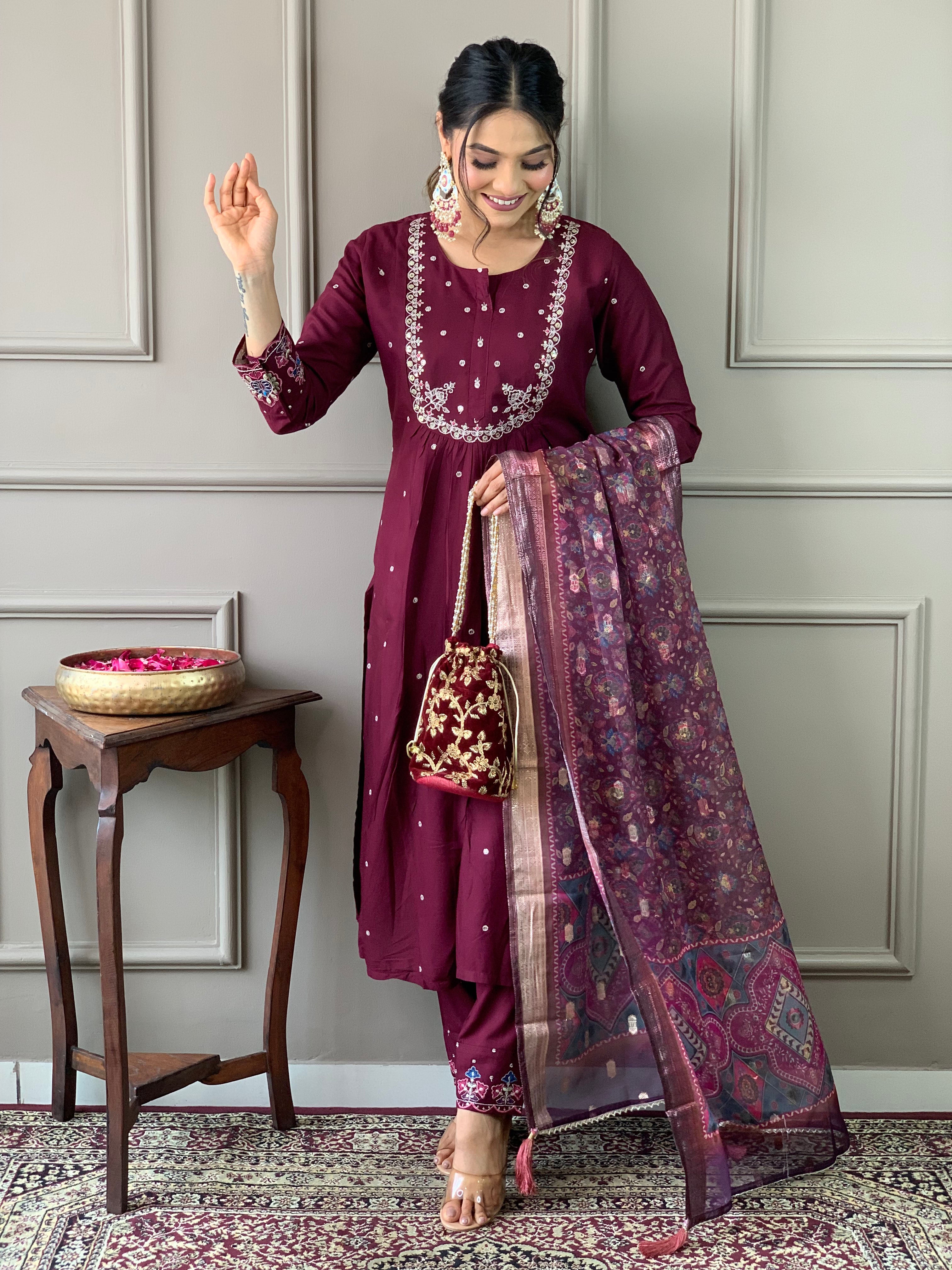 Color_Maroon