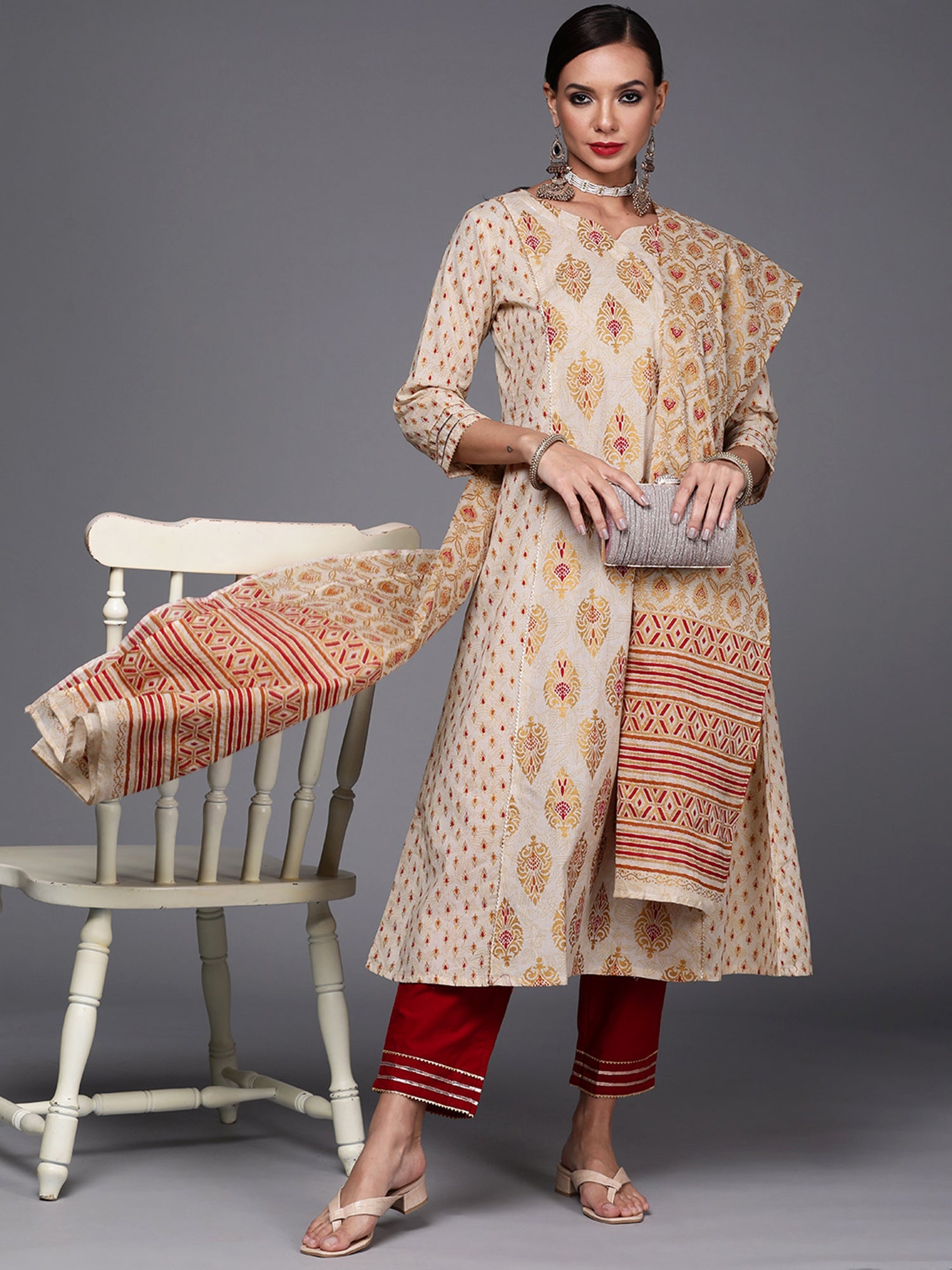 Women's Beige Cotton Blend Kurta Set - Taantav