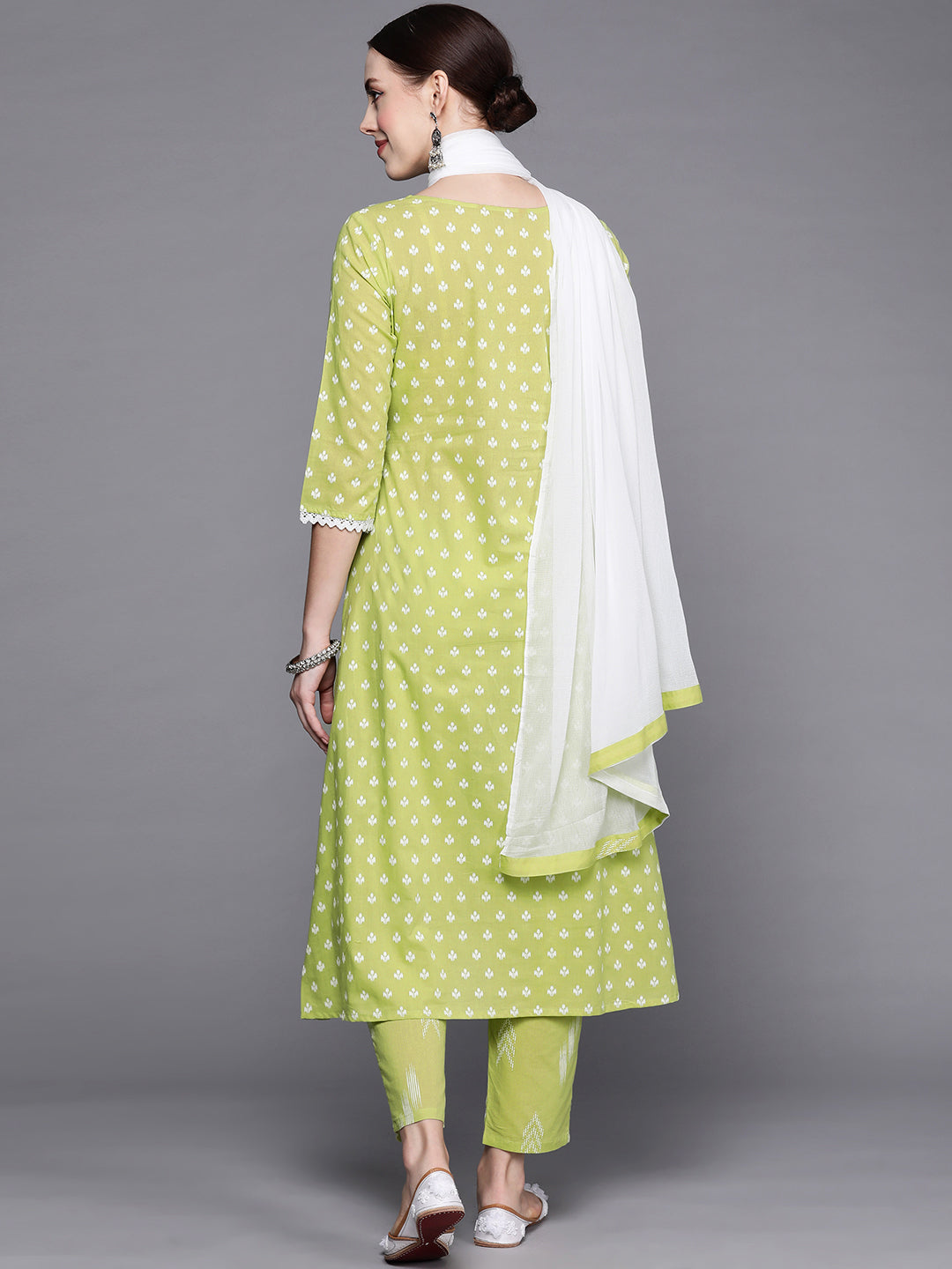 Women's Green Cotton Blend Kurta Set - Taantav