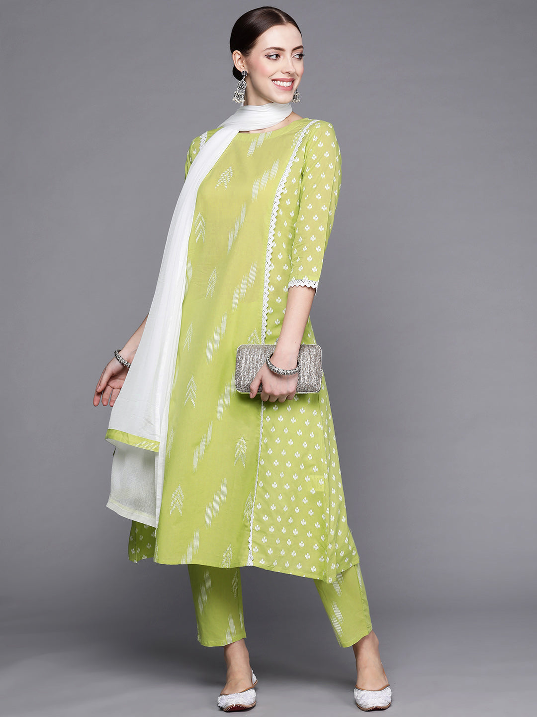 Women's Green Cotton Blend Kurta Set - Taantav