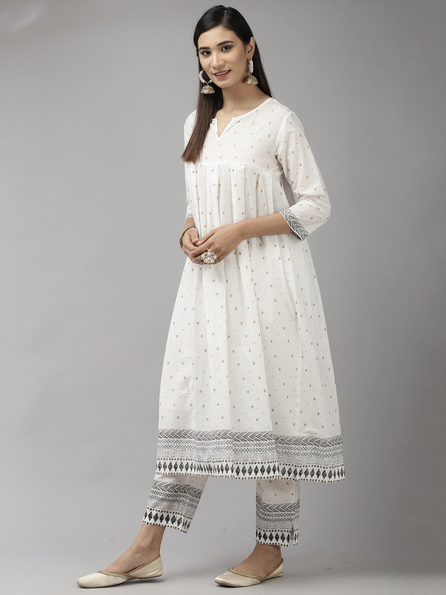 Women's White Cotton Blend Kurta Set - Taantav