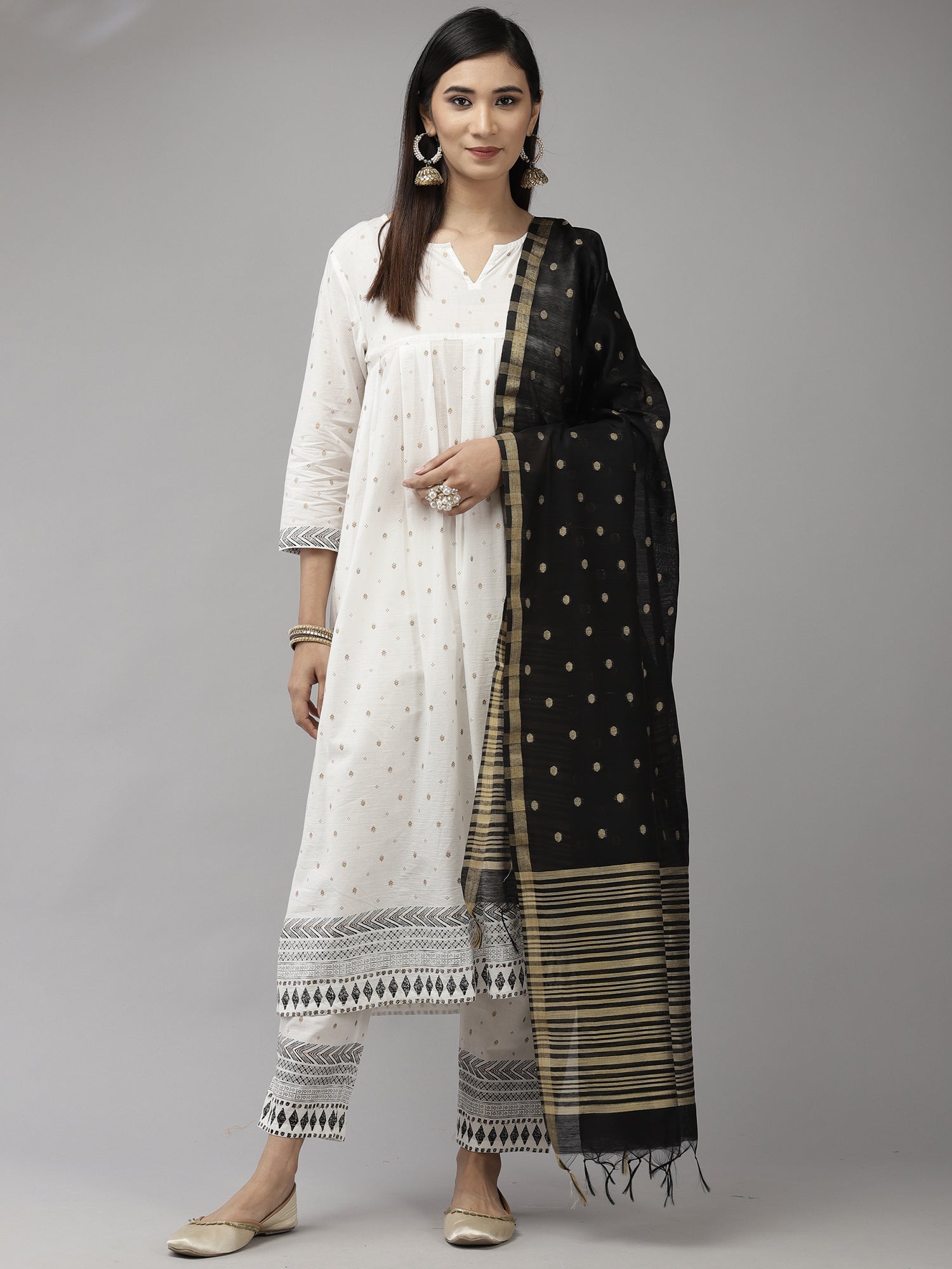 Women's White Cotton Blend Kurta Set - Taantav