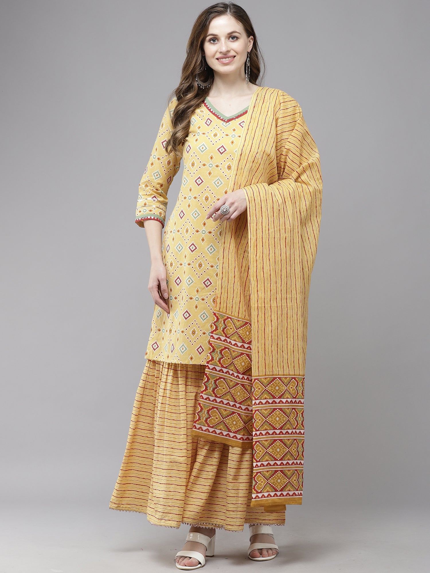 Women's Yellow Cotton Blend Kurta Set - Taantav