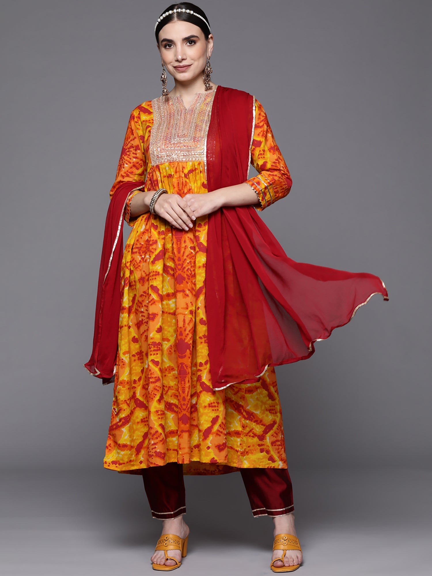 Women's Yellow Cotton Blend Kurta Set - Taantav