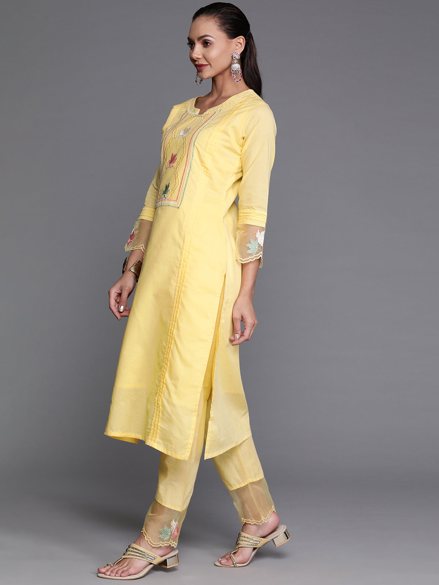 Women's Yellow Cotton Blend Kurta Set - Taantav