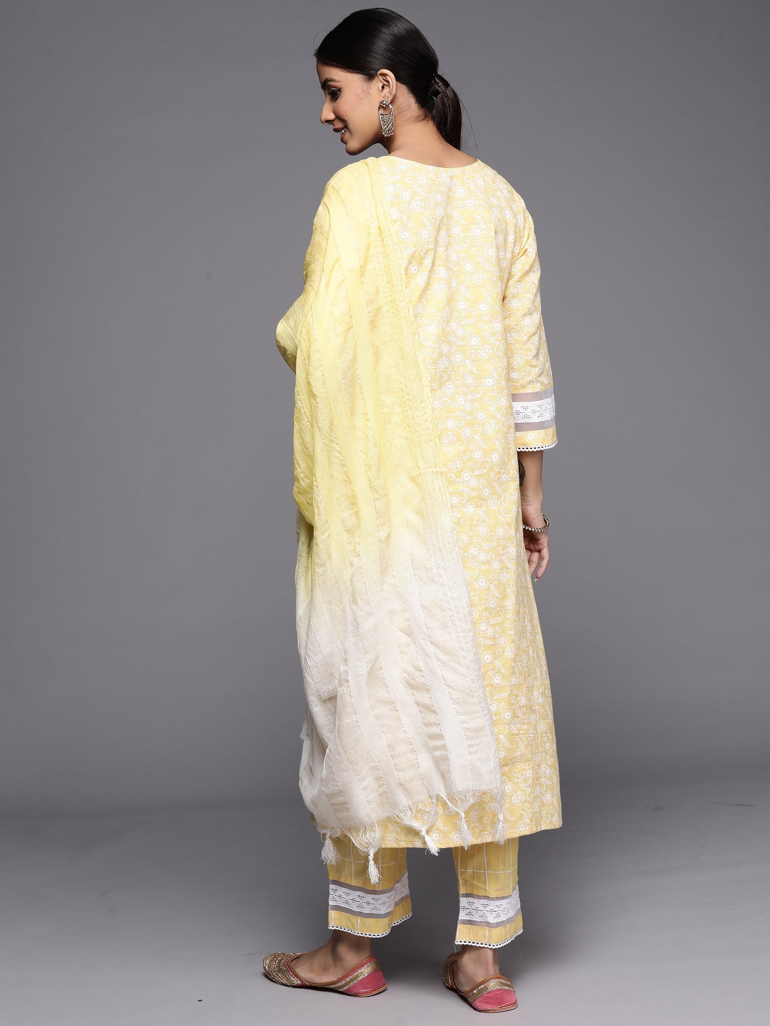 Women's Yellow Cotton Blend Kurta Set - Taantav