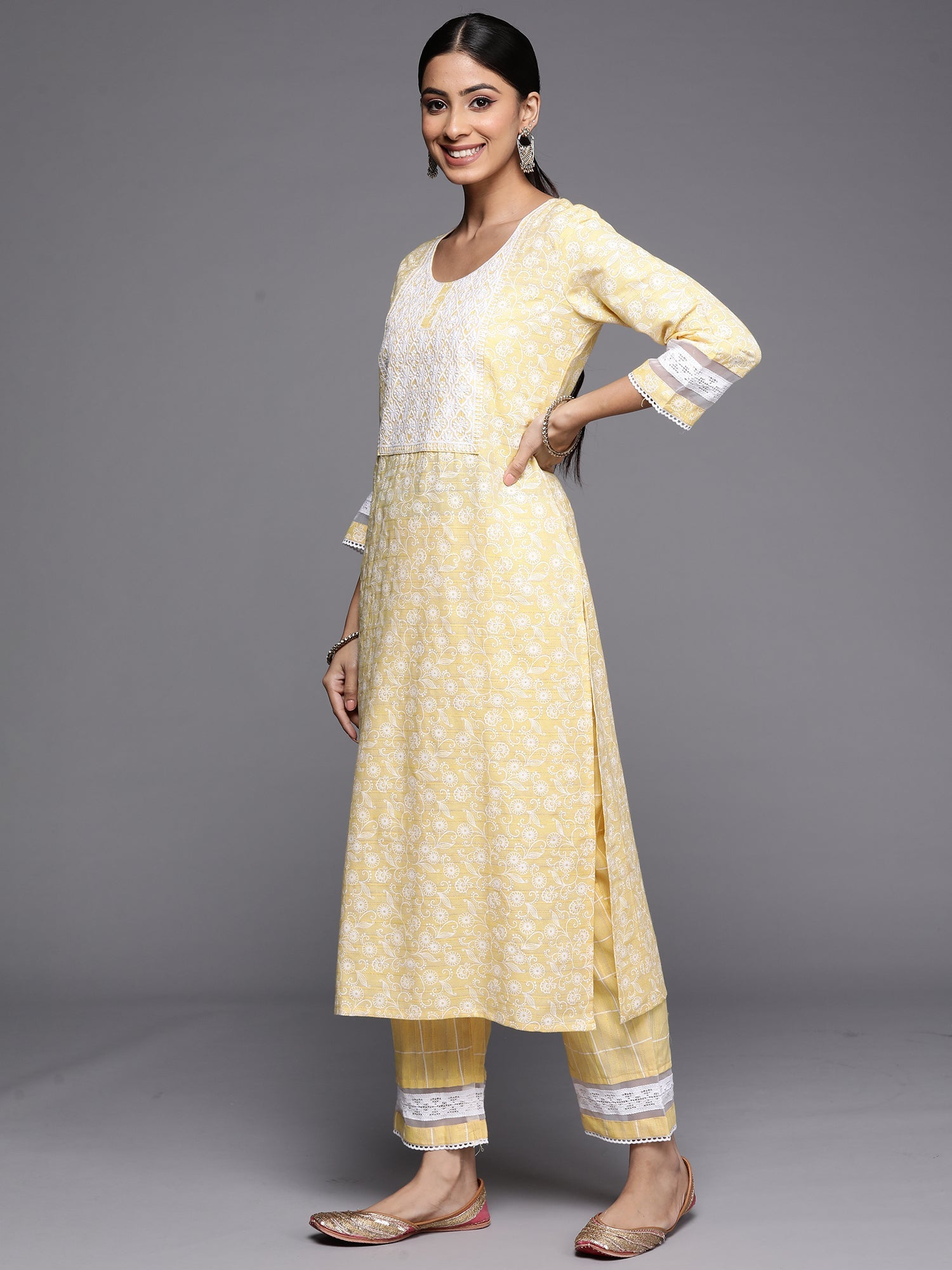 Women's Yellow Cotton Blend Kurta Set - Taantav