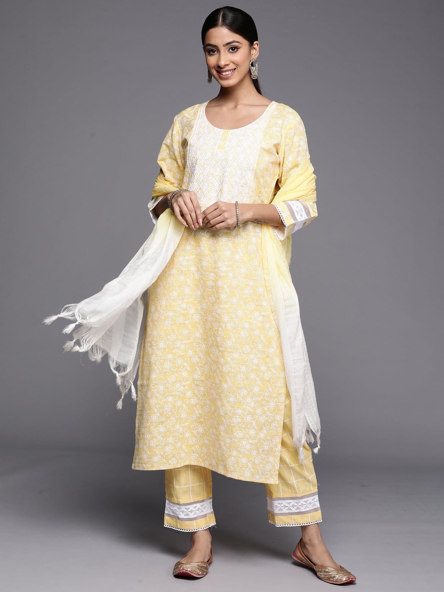 Women's Yellow Cotton Blend Kurta Set - Taantav