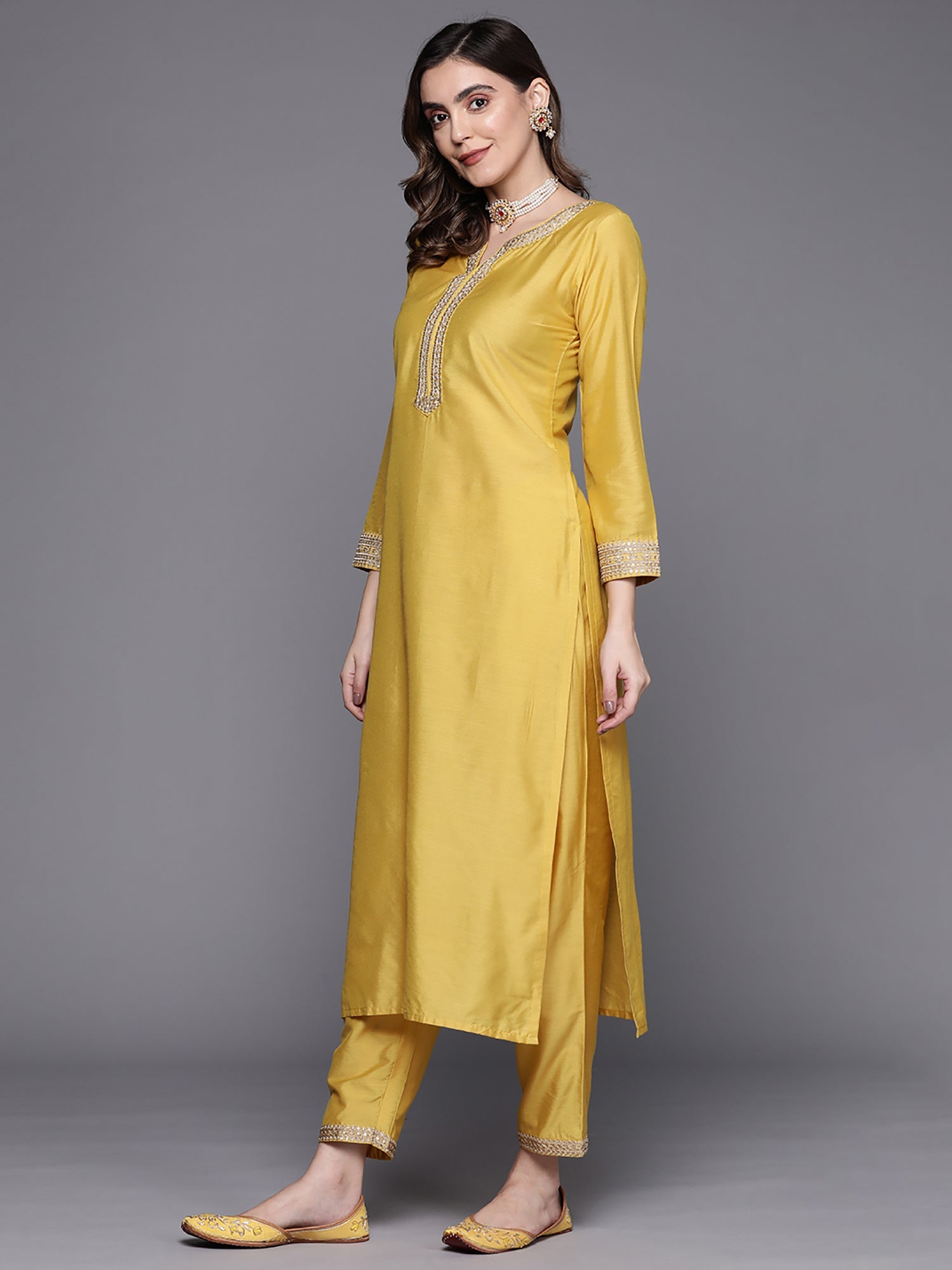 Women's Yellow Silk Blend Kurta Set - Taantav