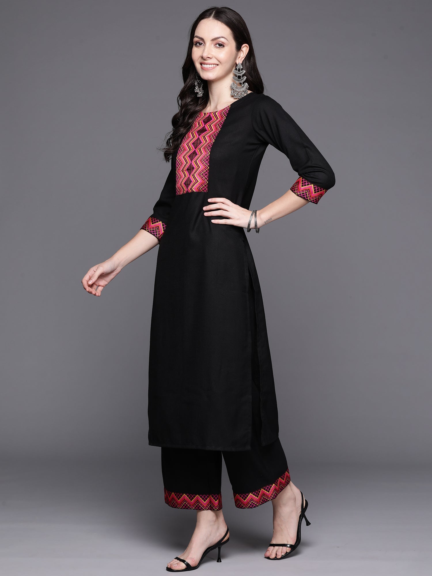 Women's Black Cotton Blend Kurta Set - Taantav