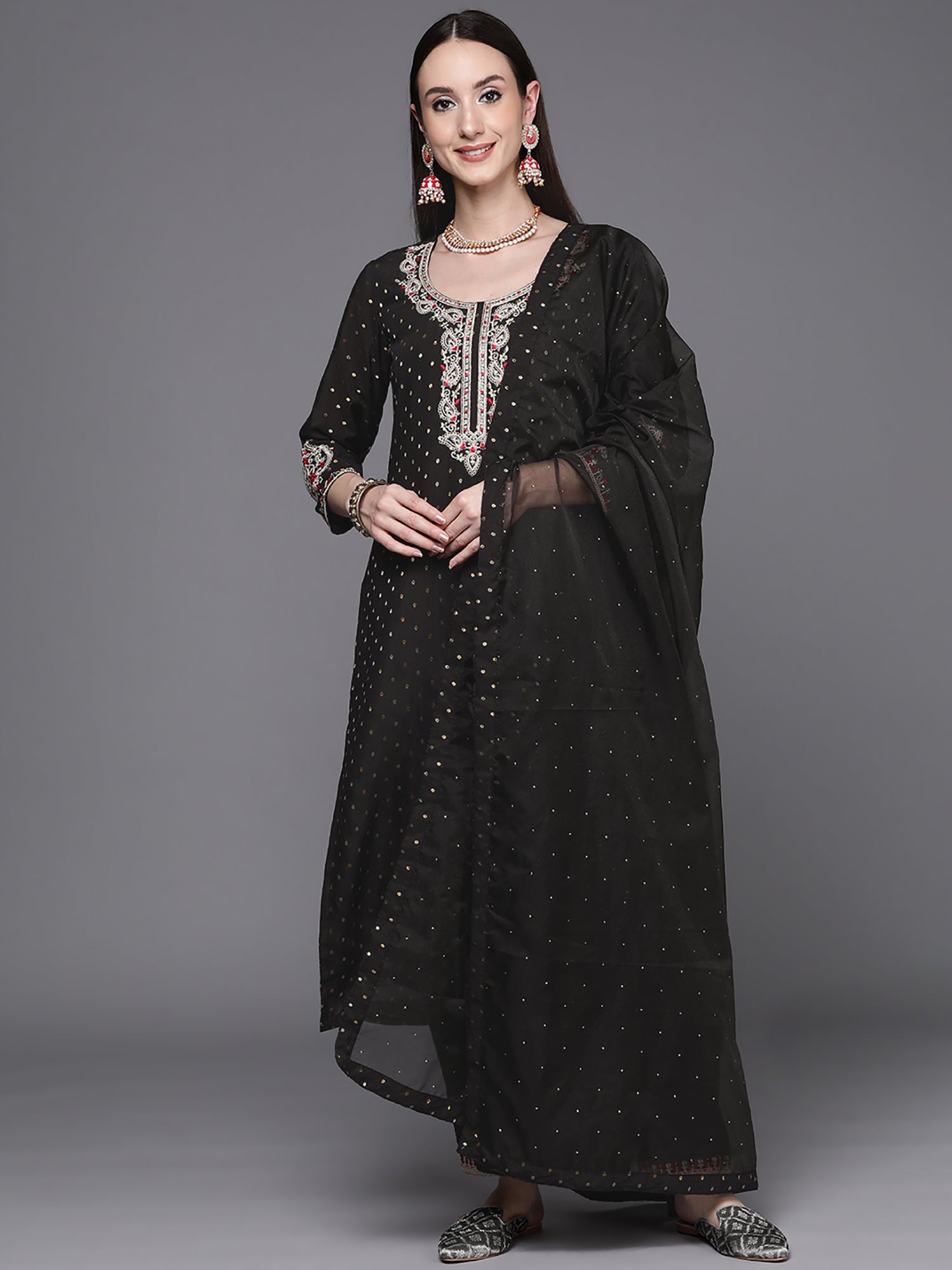 Women's Black Chanderi Silk Kurta Set - Taantav