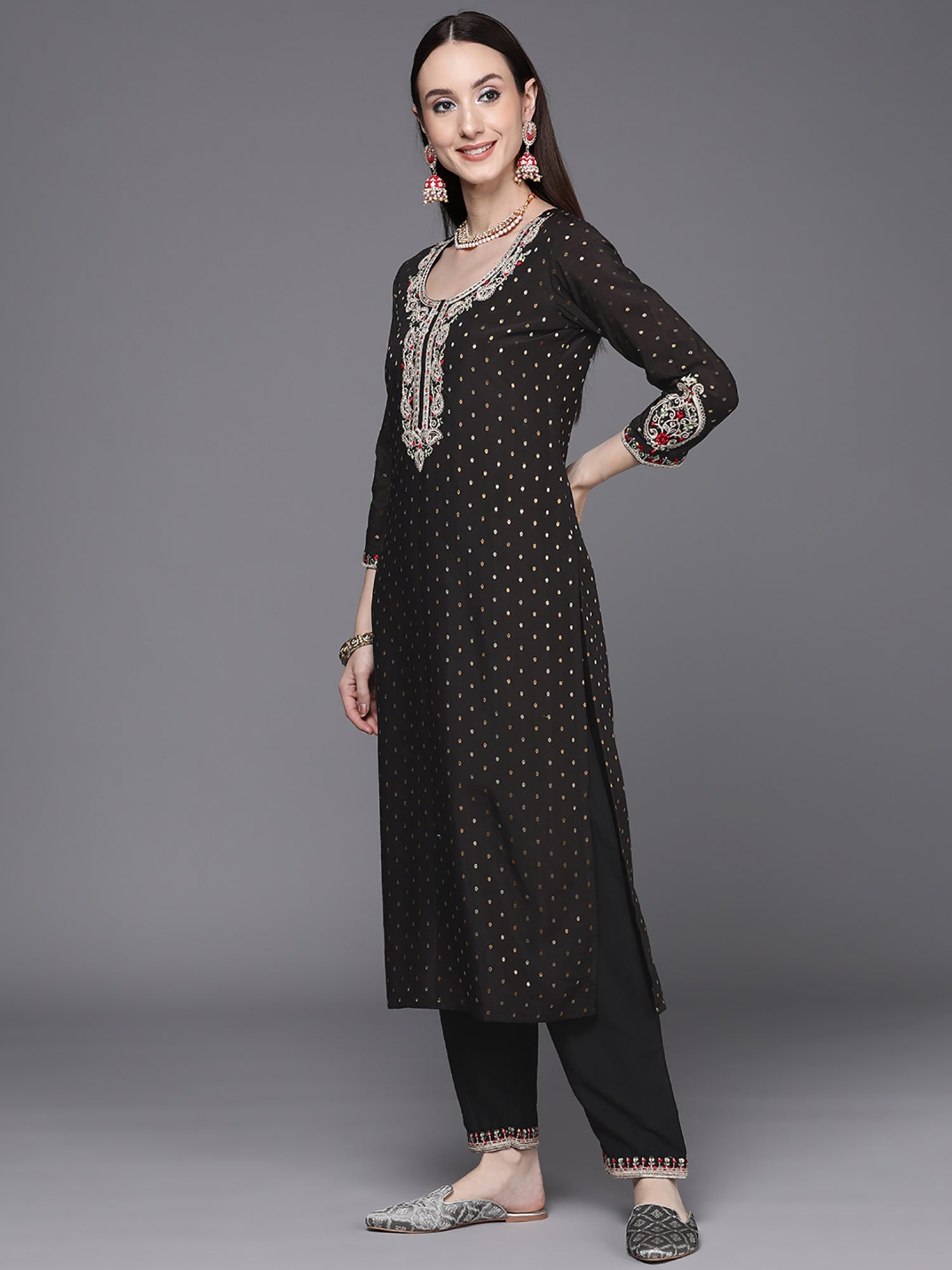 Women's Black Chanderi Silk Kurta Set - Taantav