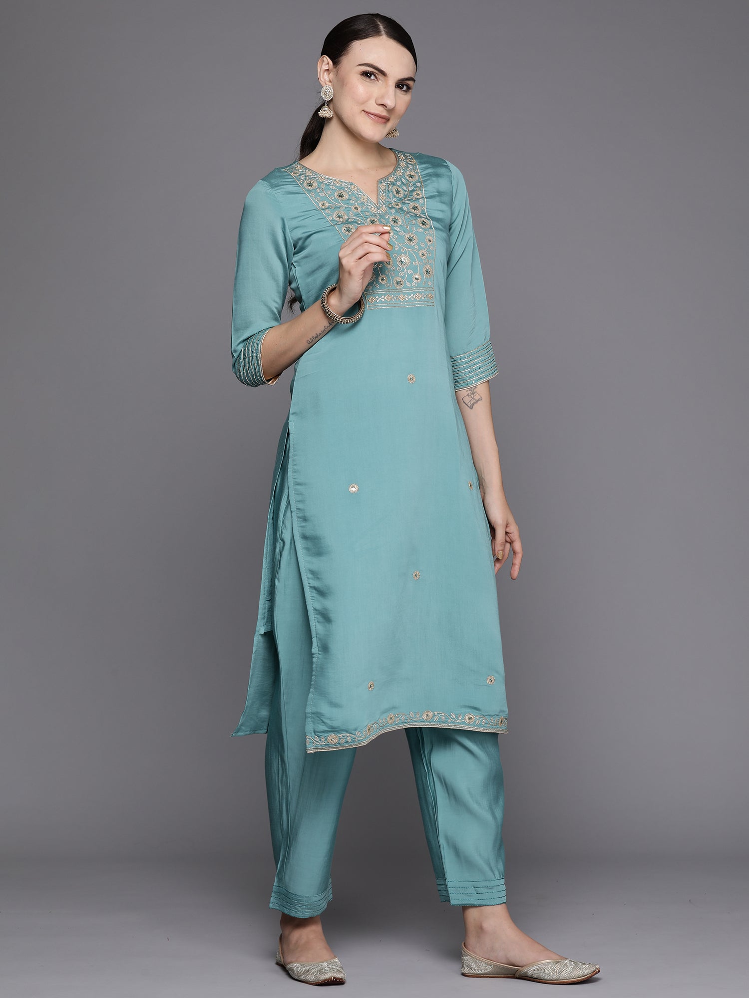 Women's Blue Silk Blend Kurta Set - Taantav