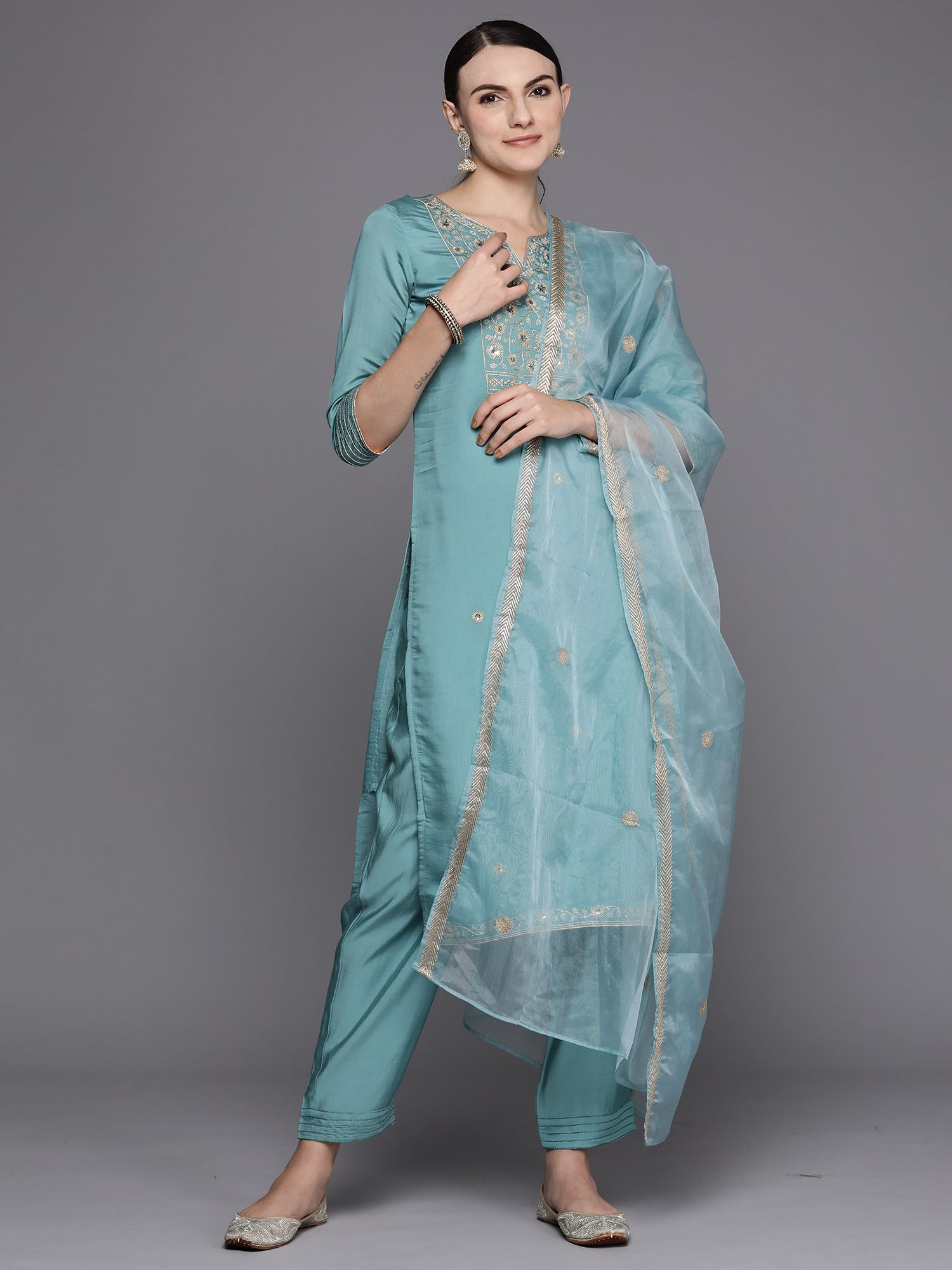 Women's Blue Silk Blend Kurta Set - Taantav