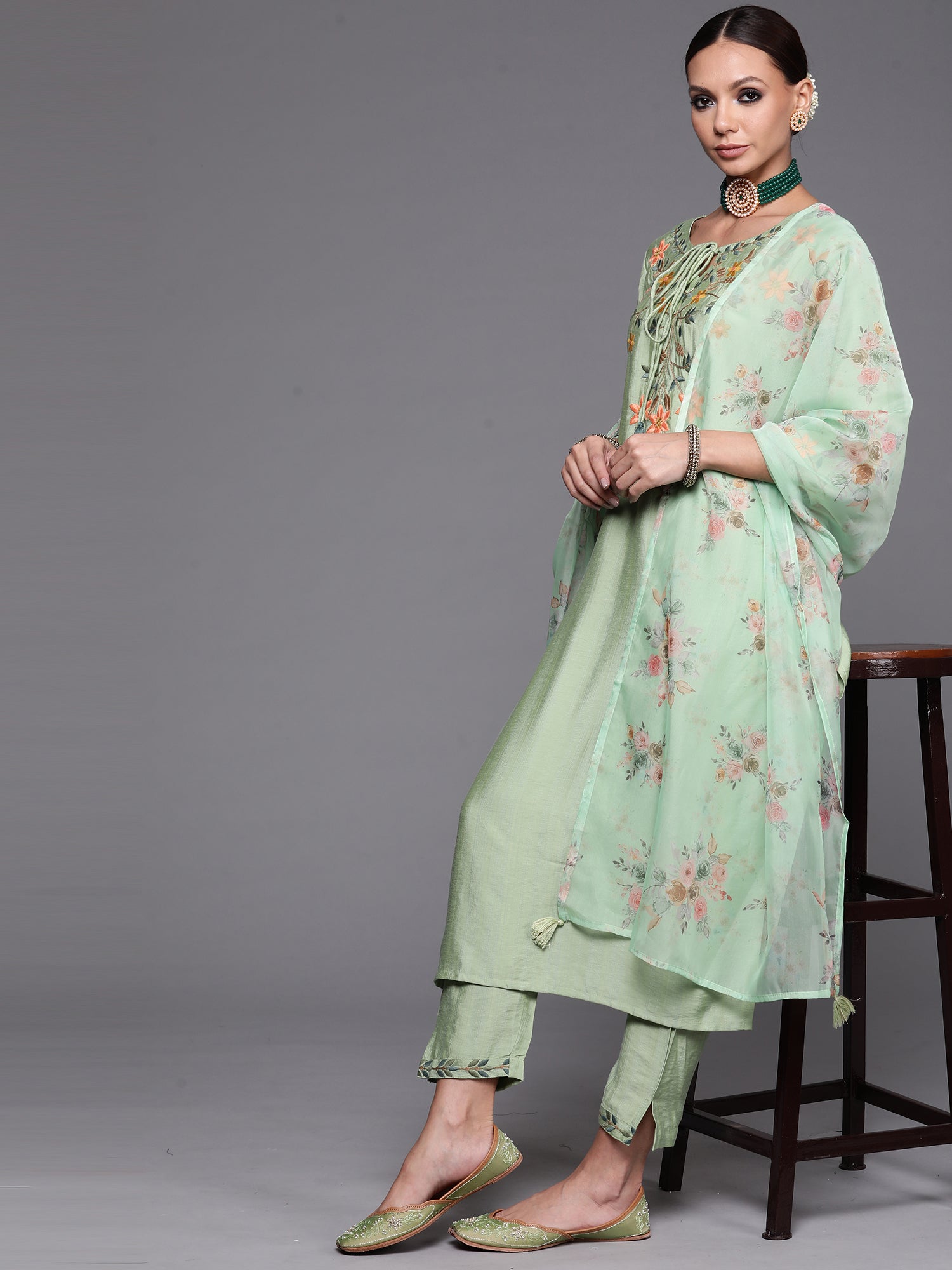 Women's Green Silk Blend Kurta Set - Taantav