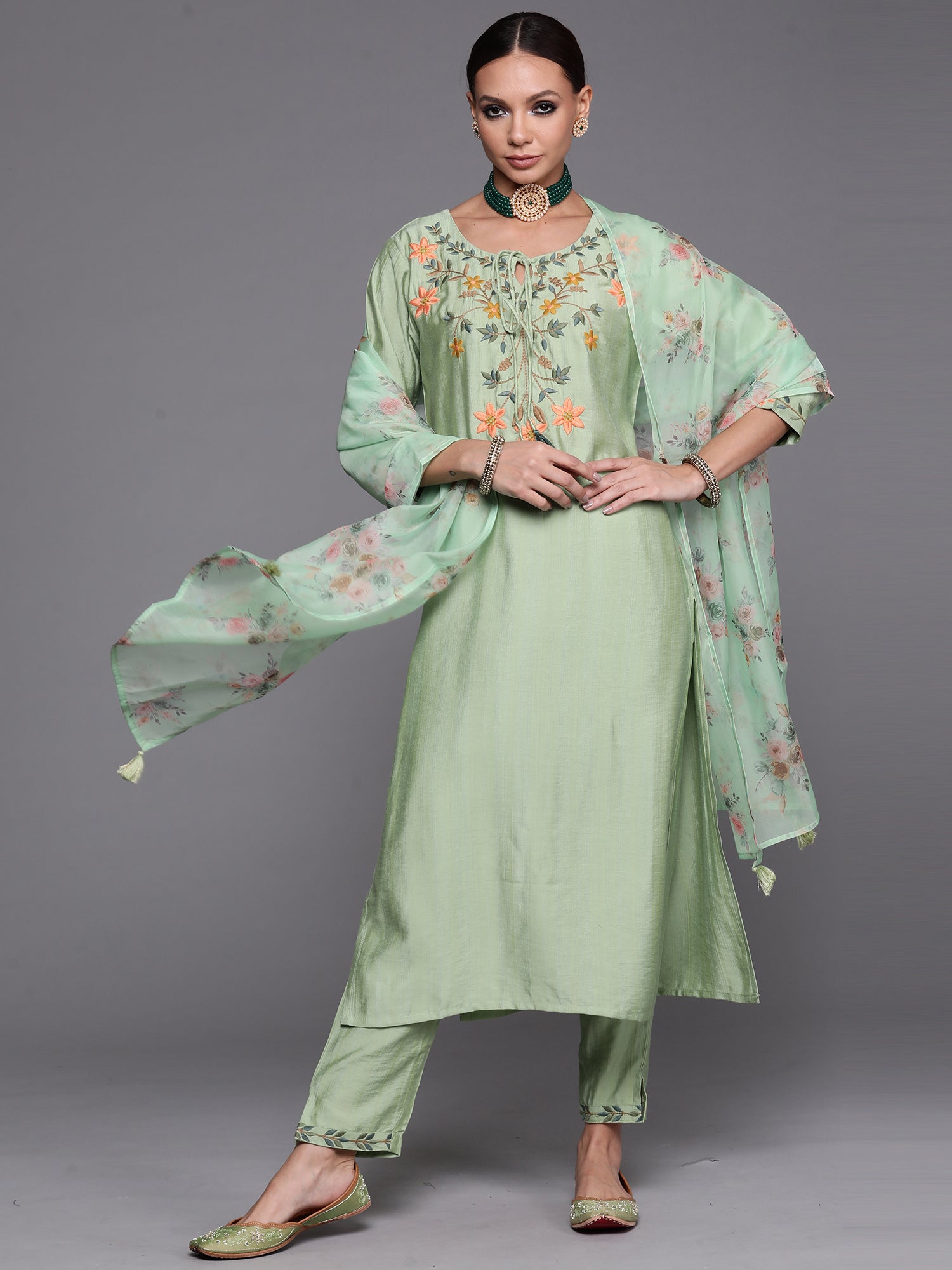 Women's Green Silk Blend Kurta Set - Taantav