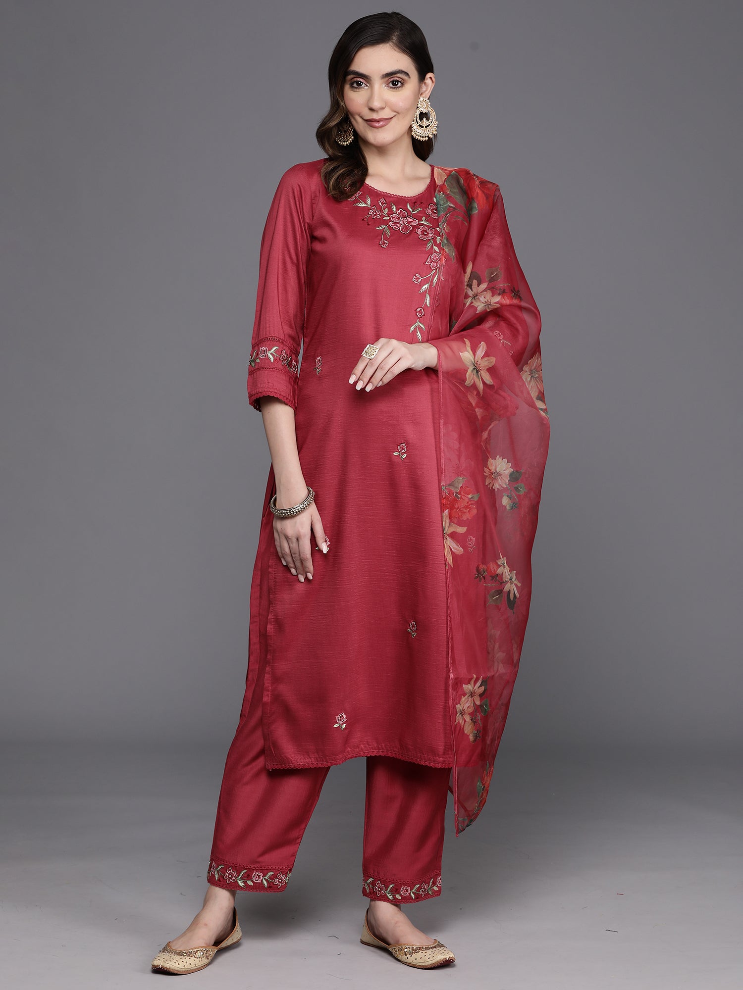 Women's Maroon Viscose Rayon Kurta Set - Taantav