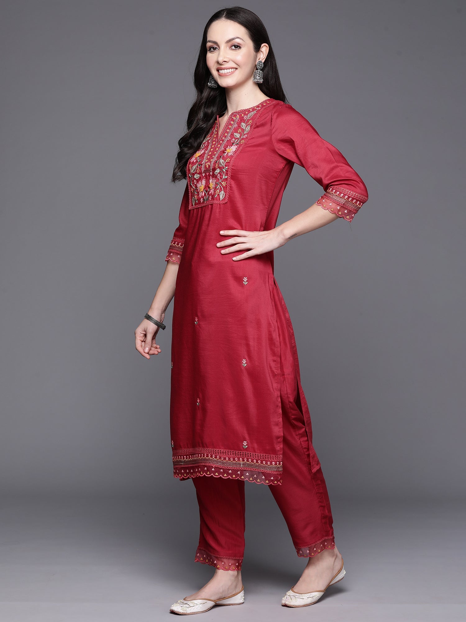 Women's Maroon Silk Blend Kurta Set - Taantav