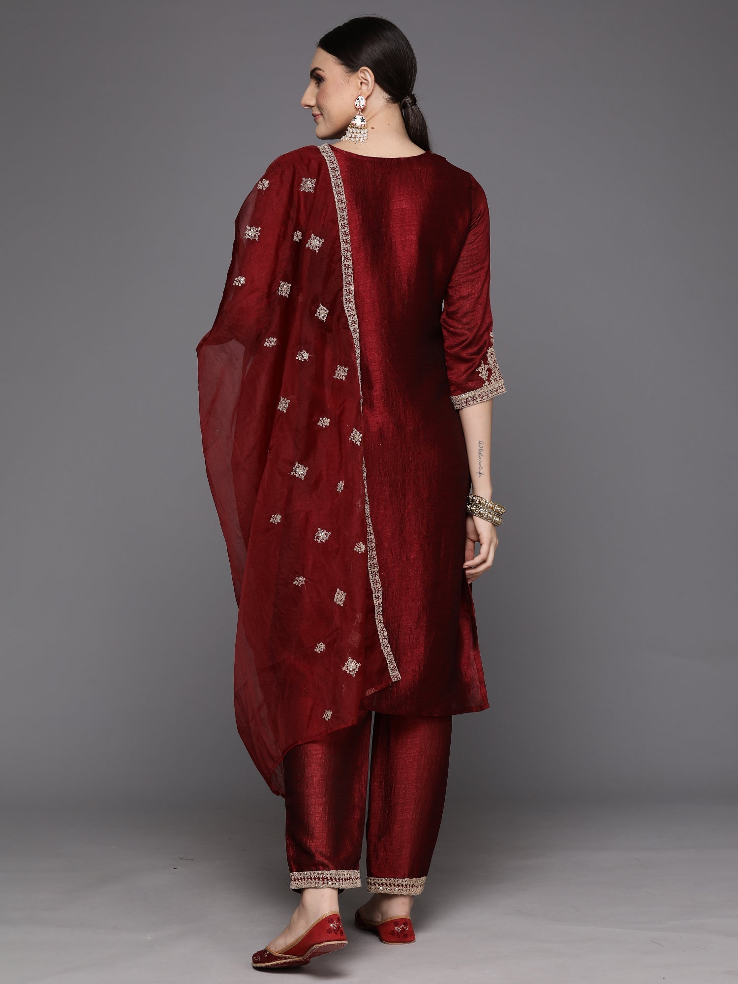 Women's Maroon Silk Blend Kurta Set - Taantav