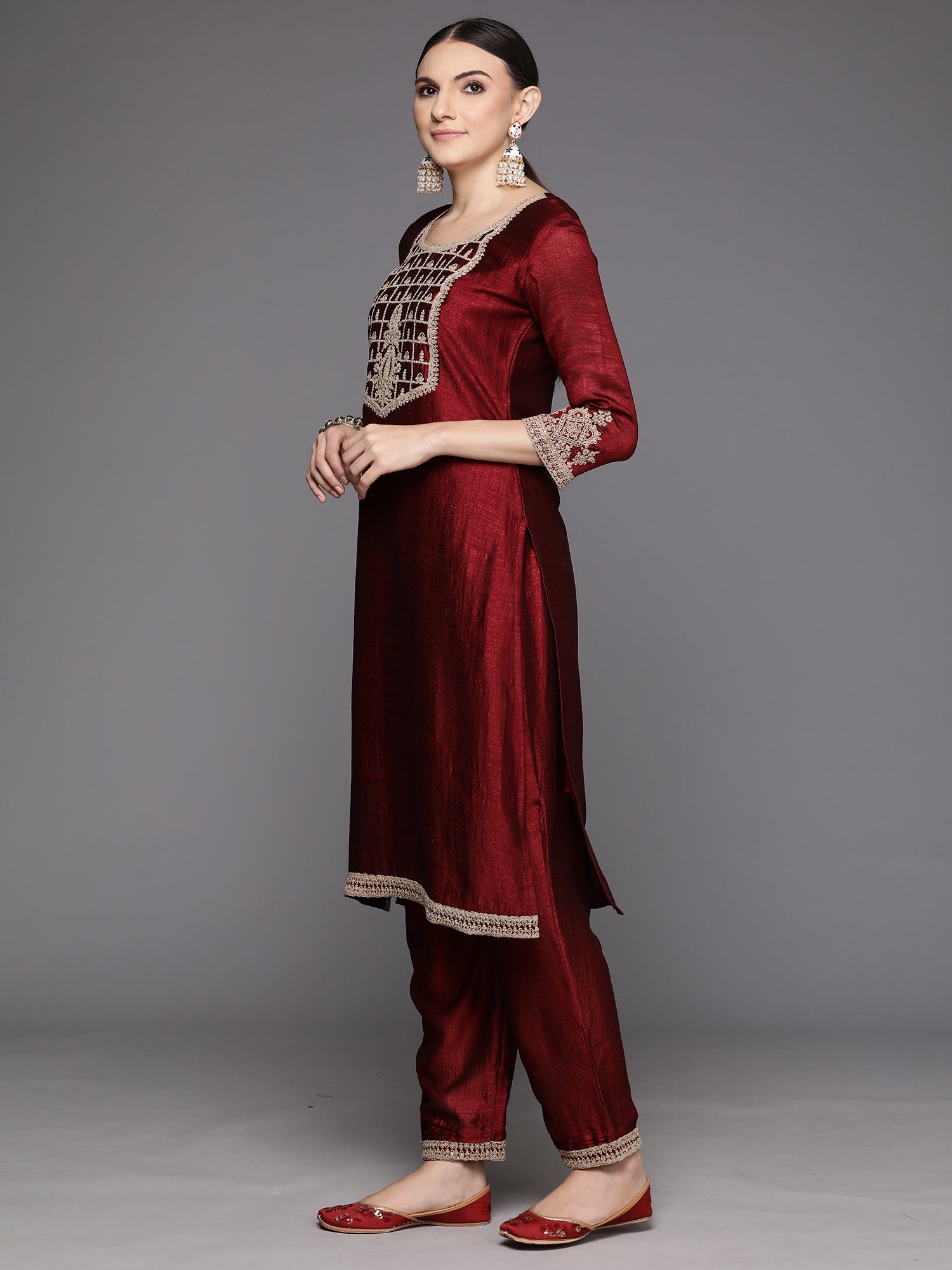 Women's Maroon Silk Blend Kurta Set - Taantav