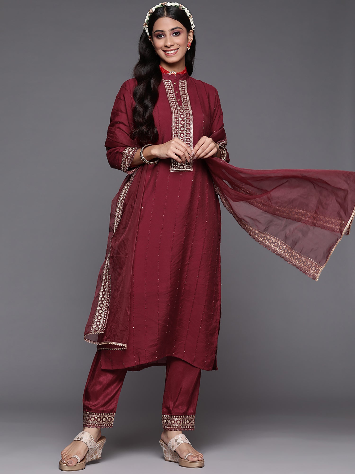 Women's Maroon Viscose Rayon Kurta Set - Taantav