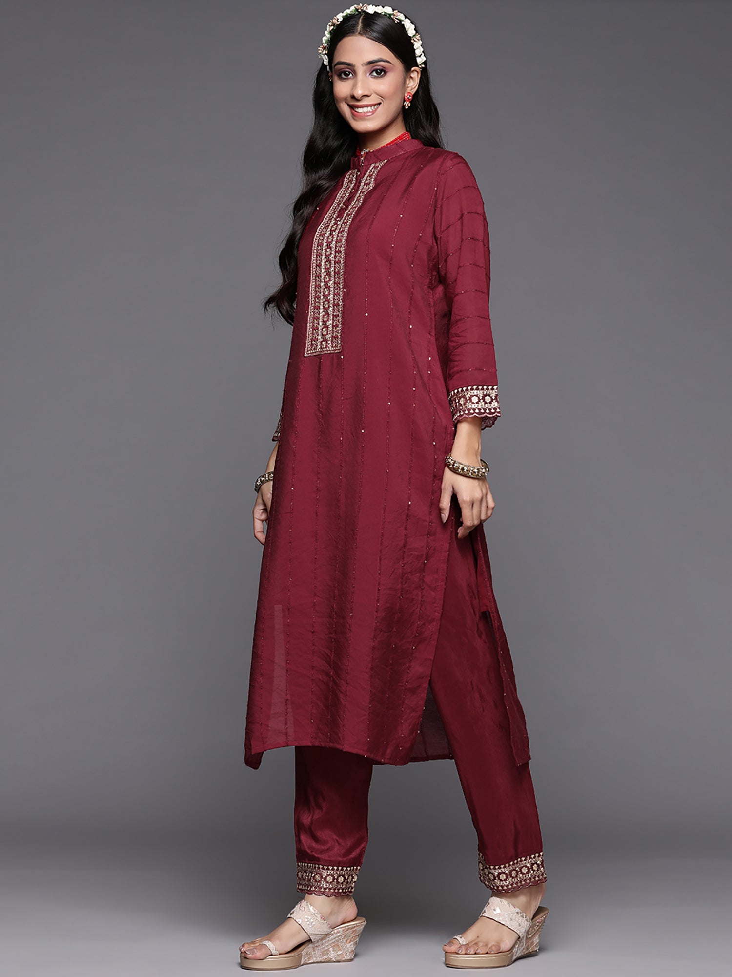 Women's Maroon Viscose Rayon Kurta Set - Taantav