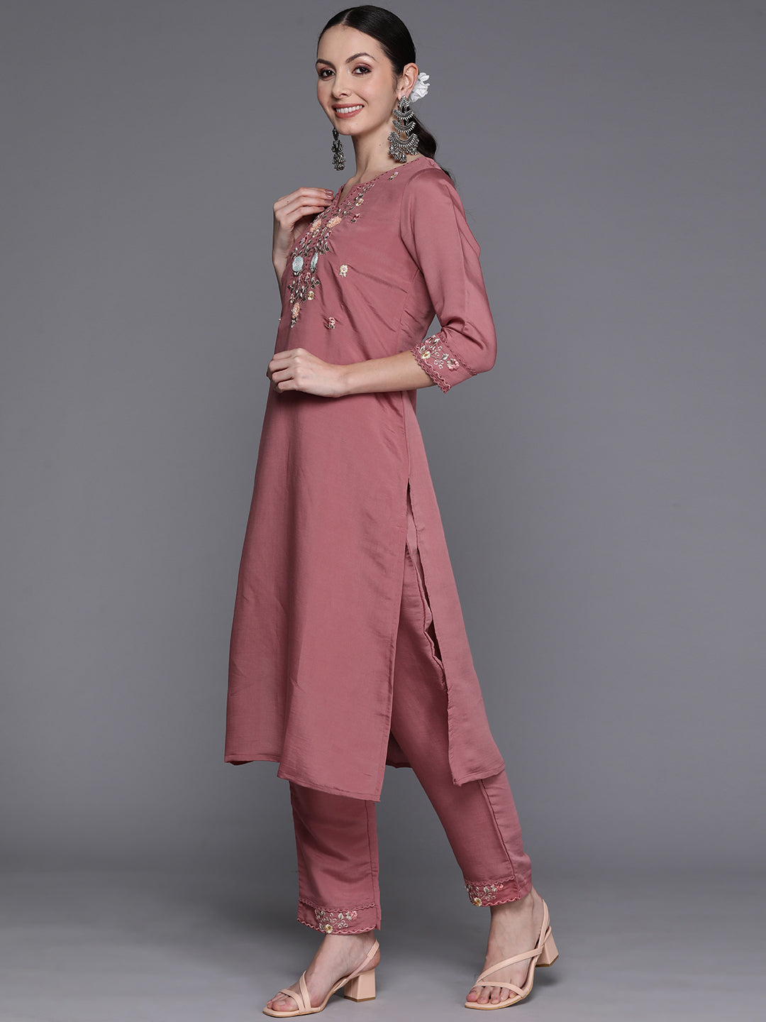 Women's Mauve Silk Blend Kurta Set - Taantav