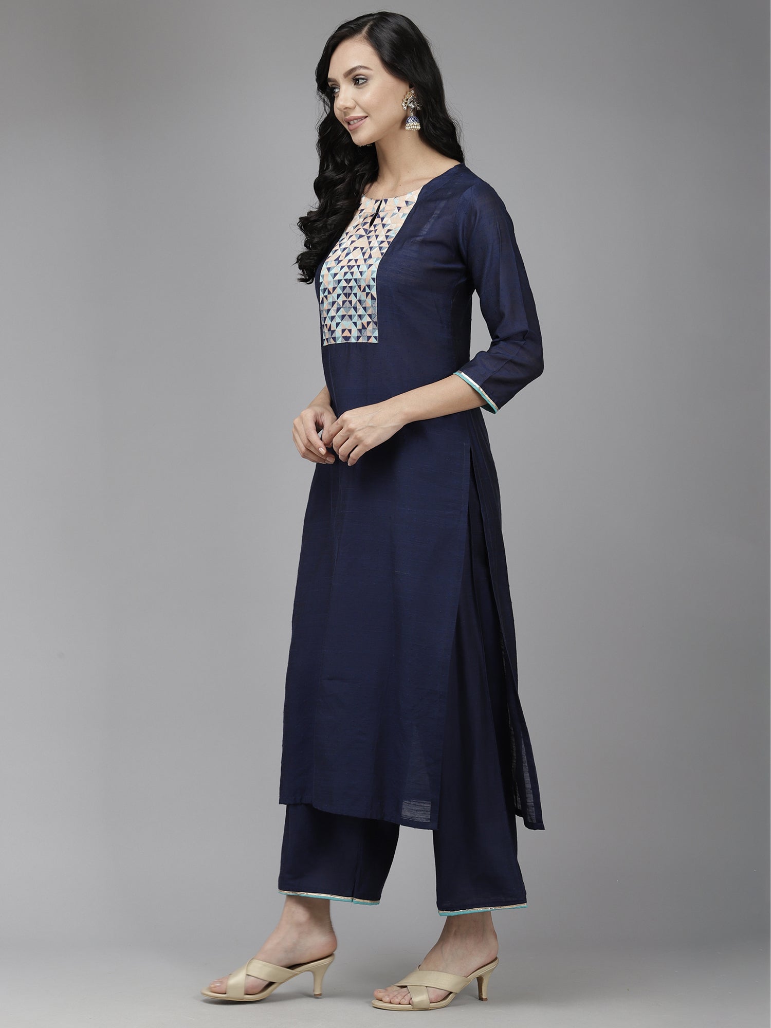 Women's Navy Blue Silk Blend Kurta Set - Taantav