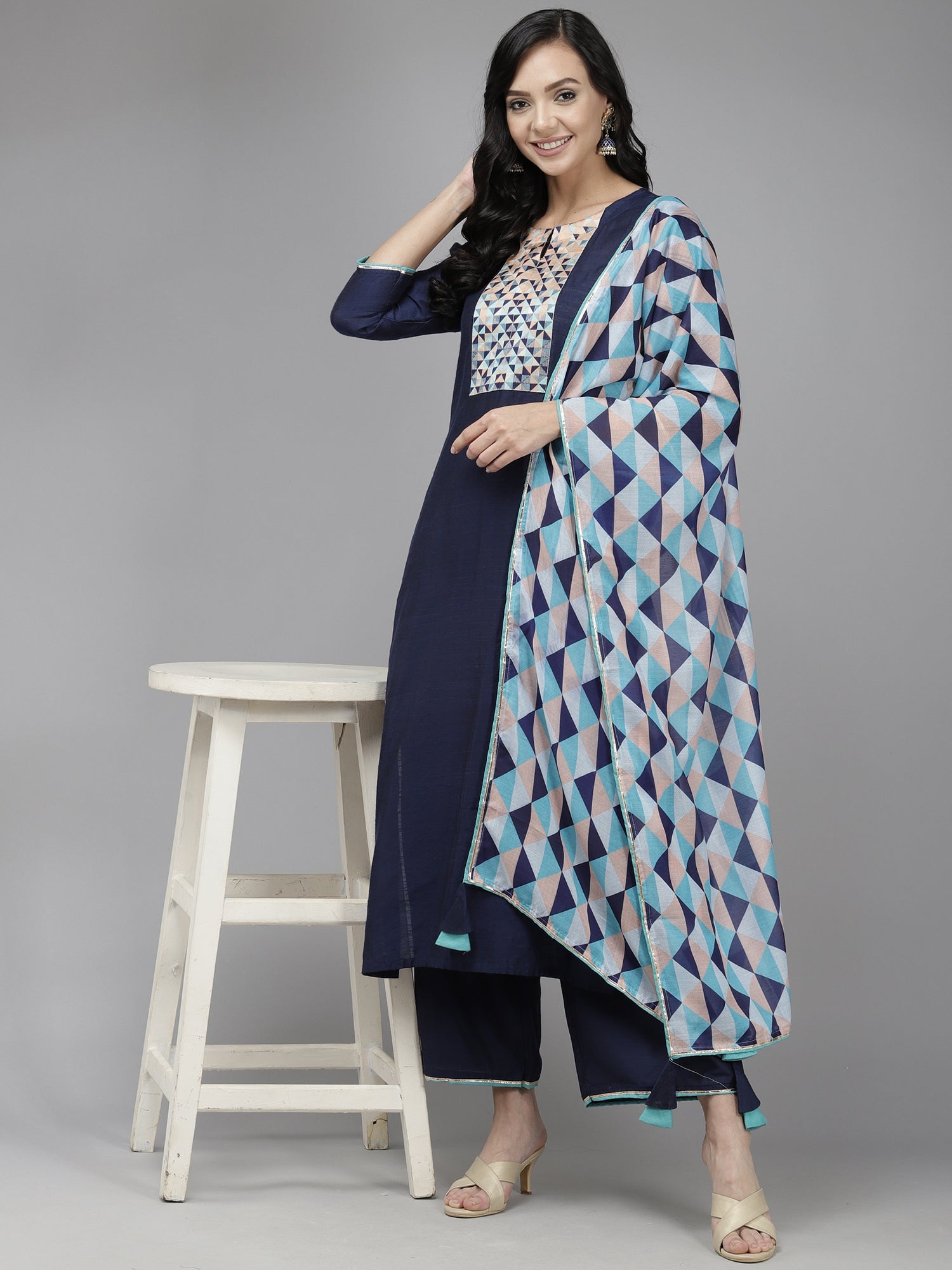 Women's Navy Blue Silk Blend Kurta Set - Taantav