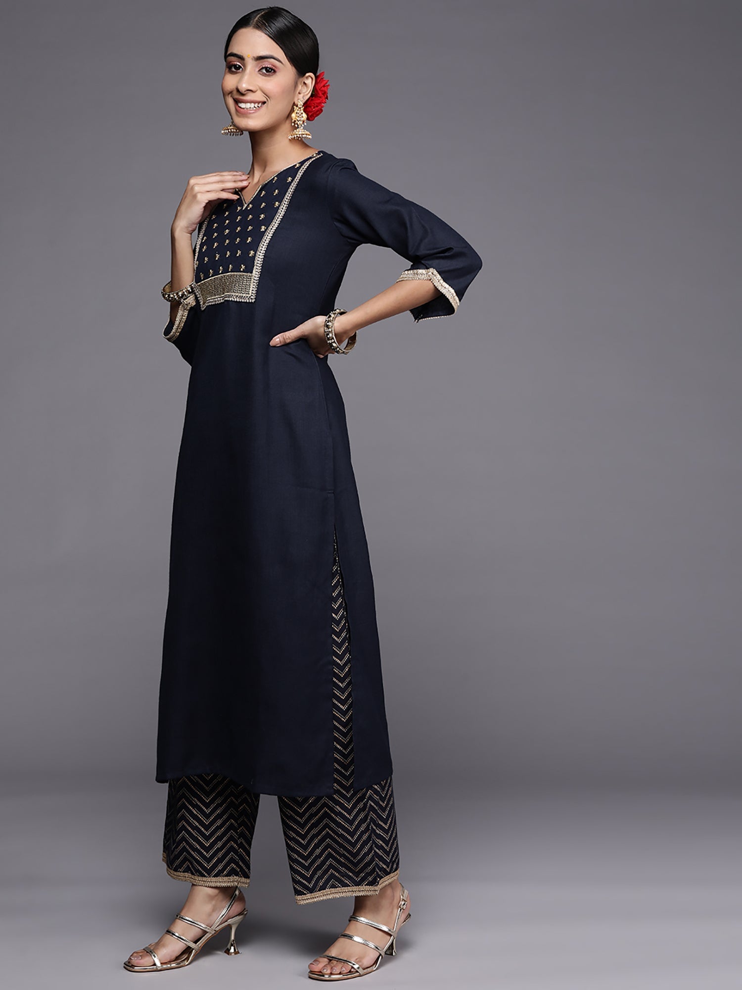 Women's Navy Blue Cotton Blend Kurta Set - Taantav